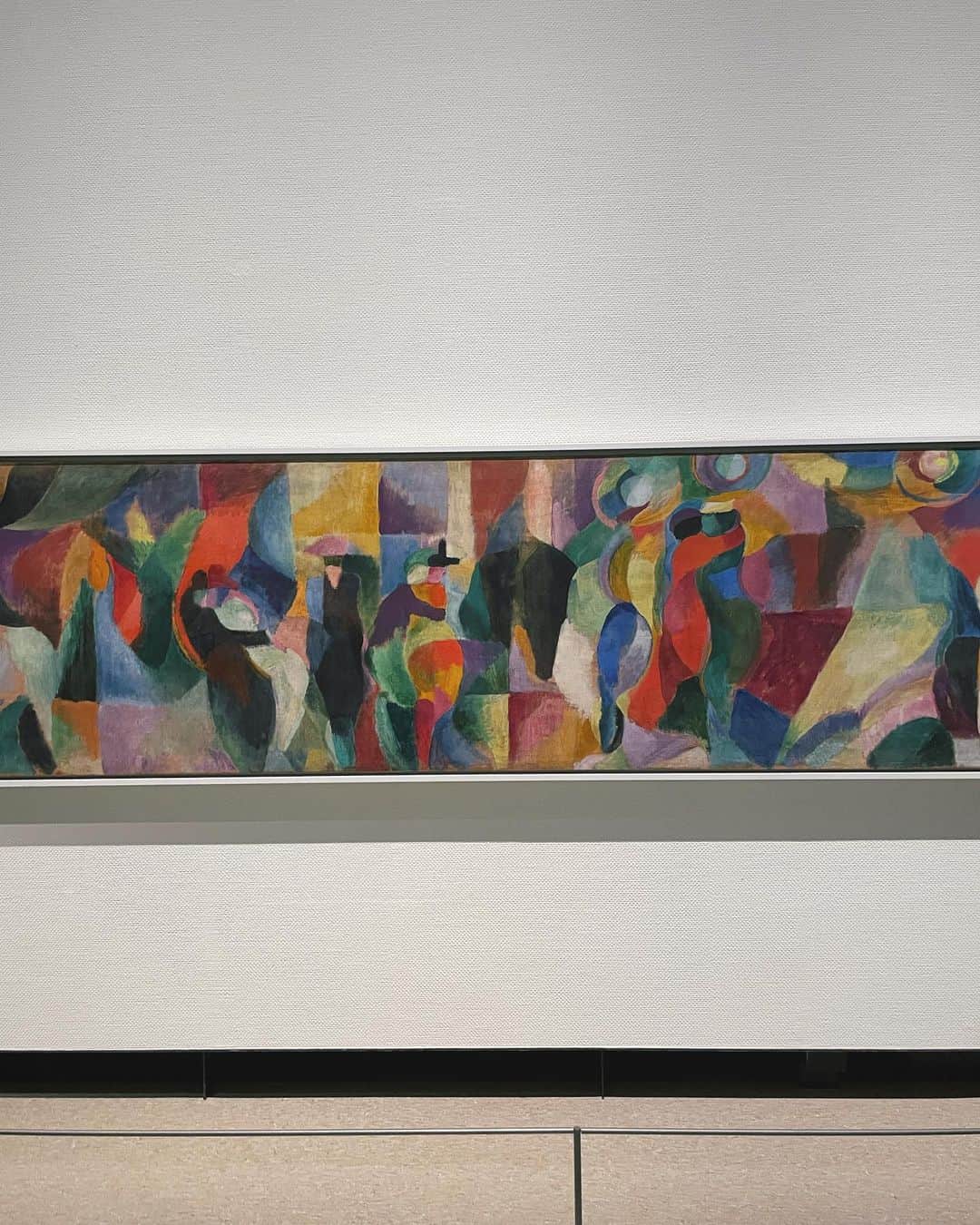 二ノ宮和佳子のインスタグラム：「The Cubist Revolution   先日、時間が空いたので ドライブがてら、観たかった上野の西洋美術館で開催中のキュビズム展へ  パリのポンピドゥセンターから ピカソ、ブラック、ドローネー、ブランクーシーなどなど 贅沢すぎるラインナップ キュビズムの起源からの軌跡や、 時代と共に進化していくアーティストの個性や独自性を感じられました 音声ガイドの説明も濃く、マニアックで面白かった もっと時間が欲しかったな パリも行きたくなりました🇫🇷 ロスコ展行きたいー✈️  ランチは飲む様に頂いた文化会館のオムライス 美味😋 こんな1人時間も好き  #キュビズム展」