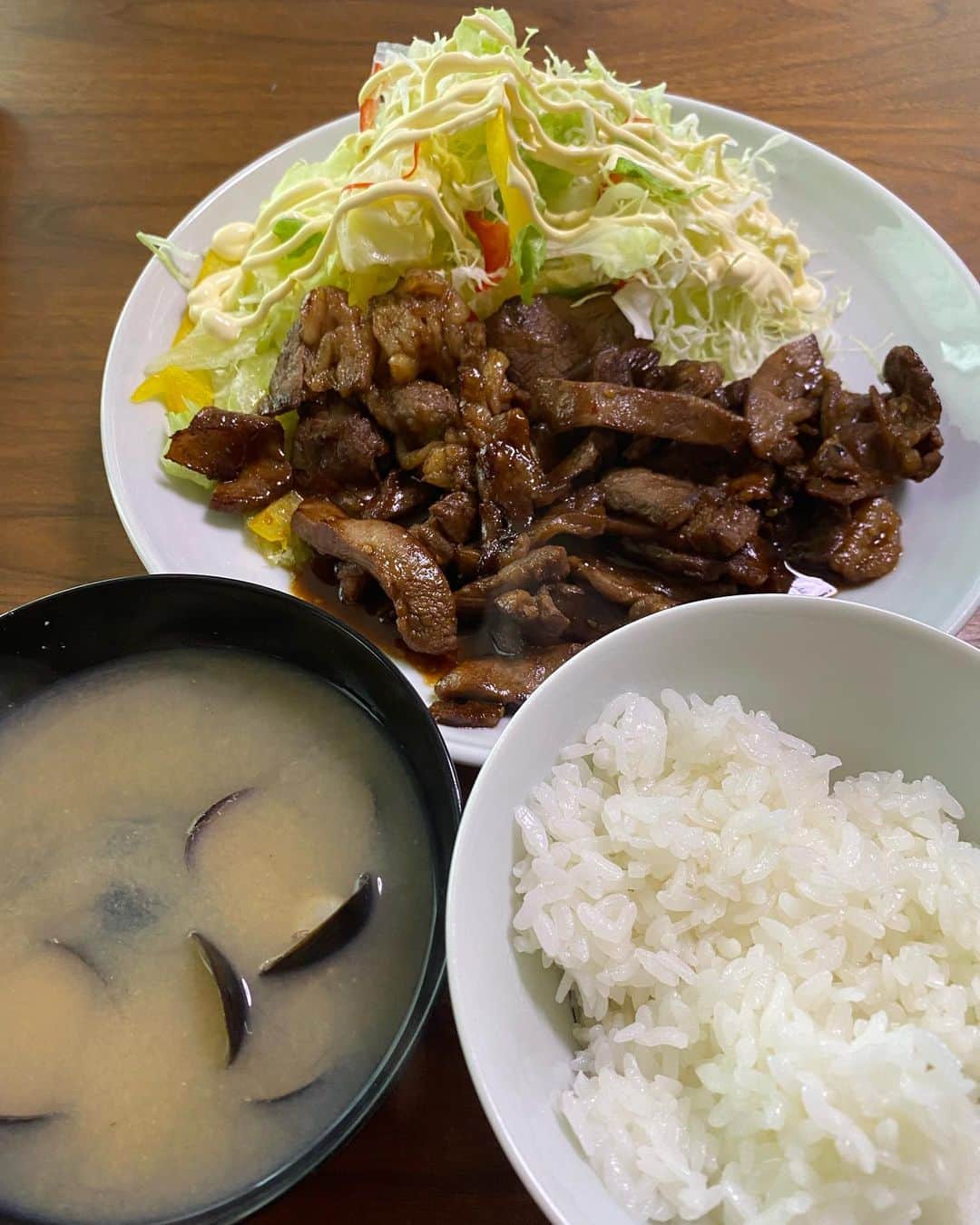 小沢仁志さんのインスタグラム写真 - (小沢仁志Instagram)「おはようさん❗️ 焼肉定食食って 今日も乗り切るで❗️笑」11月11日 8時37分 - ozawa_hitoshi
