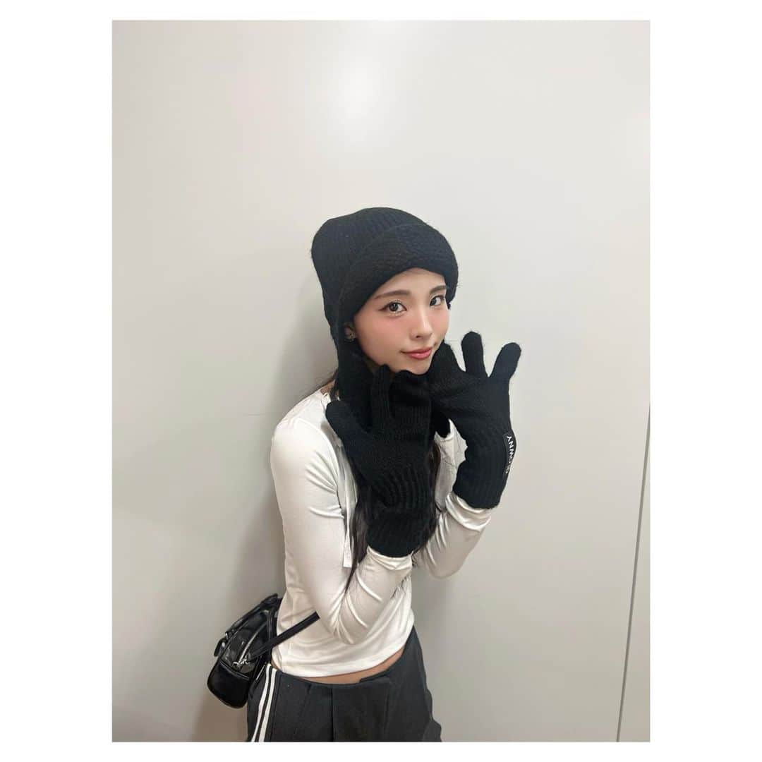 のインスタグラム：「⛄️🖤」