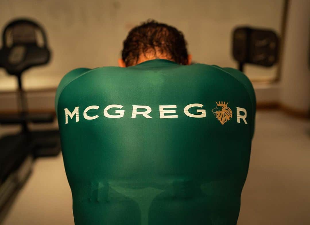 コナー・マクレガーさんのインスタグラム写真 - (コナー・マクレガーInstagram)「Onward to elite condition. Team @mcgregorfast in full effect 📈」11月11日 3時47分 - thenotoriousmma