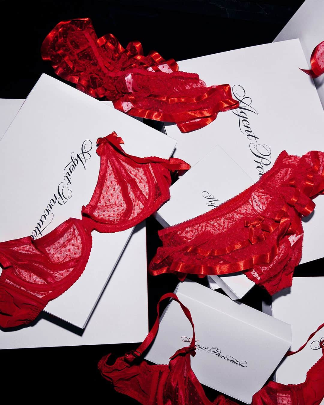 Agent Provocateurさんのインスタグラム写真 - (Agent ProvocateurInstagram)「The Gift Of Provocation  A pretty package, begging to be unwrapped... what could be more tempting?  The official 2023 Agent Provocateur gift guide is now live. From stocking thrillers to showstoppers, we have all your holiday season shopping needs covered.  View our Story to explore our Gift Guide.  #KnickersForever #AgentProvocateur」11月11日 4時01分 - agentprovocateur