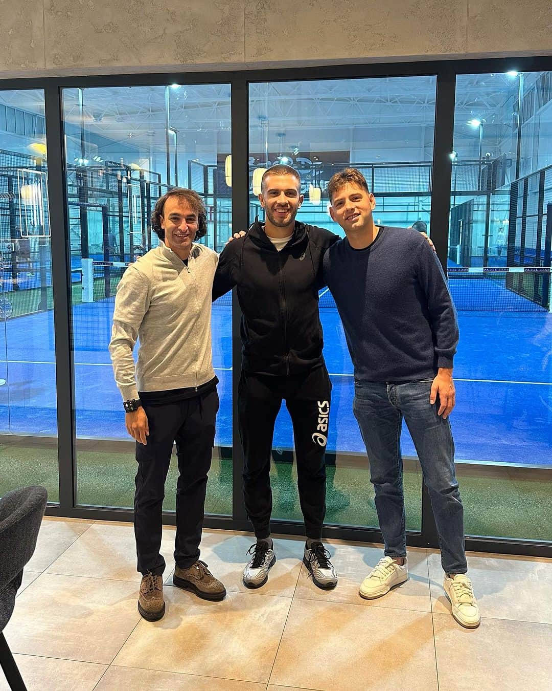 ボルナ・チョリッチのインスタグラム：「Odlican padel i jos bolje drustvo @padelbrosbelgrade 🎾🫶🤪」
