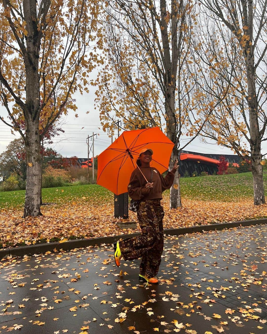 大坂なおみさんのインスタグラム写真 - (大坂なおみInstagram)「Quick Portland trip in my lemon peppa steppas 🍋 Ngl Portland kinda nice, I don’t know if it’s the autumn leaves though 😂」11月11日 4時35分 - naomiosaka