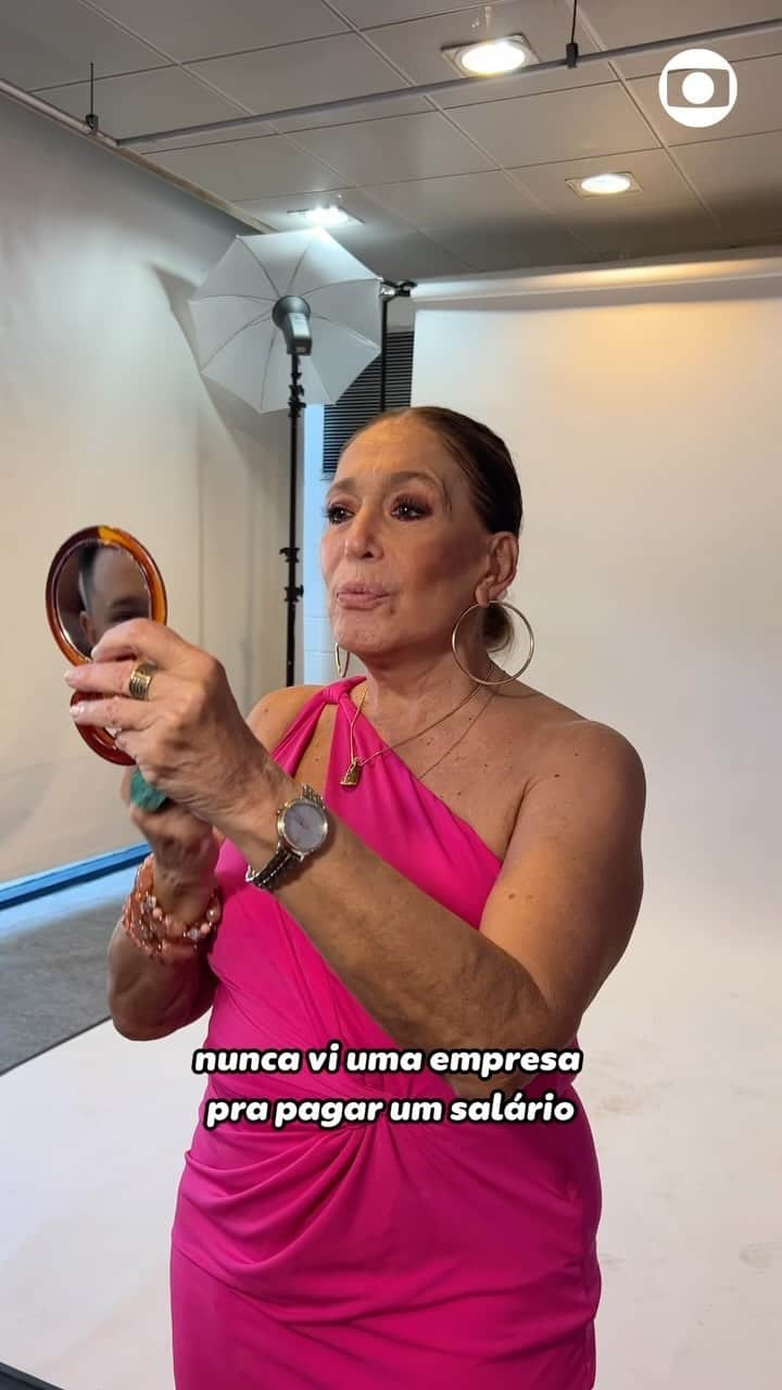 Susana Vieiraのインスタグラム：「espelho meu 🪞 😉💄 @tvglobo」