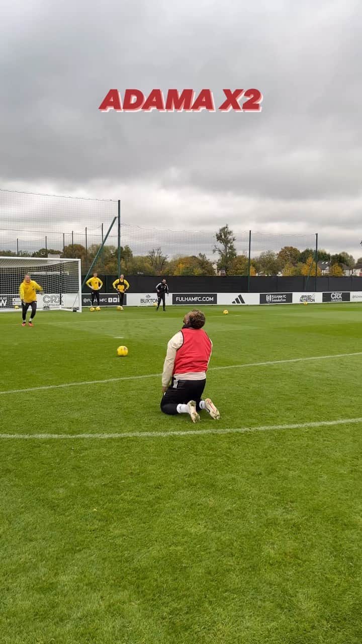 フラムFCのインスタグラム：「🎯🎯🎯」