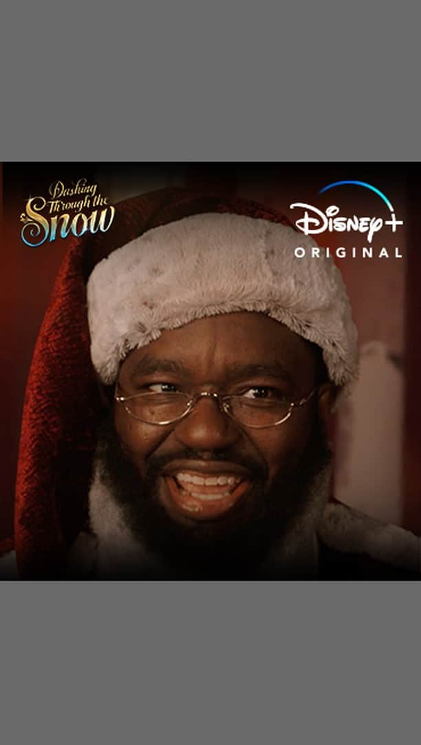 Walt Disney Studiosのインスタグラム：「"You don't believe in Santa Claus? I'm going to change your mind." ✨🎅 In one week, stream Disney's #DashingThroughTheSnow on @DisneyPlus.」