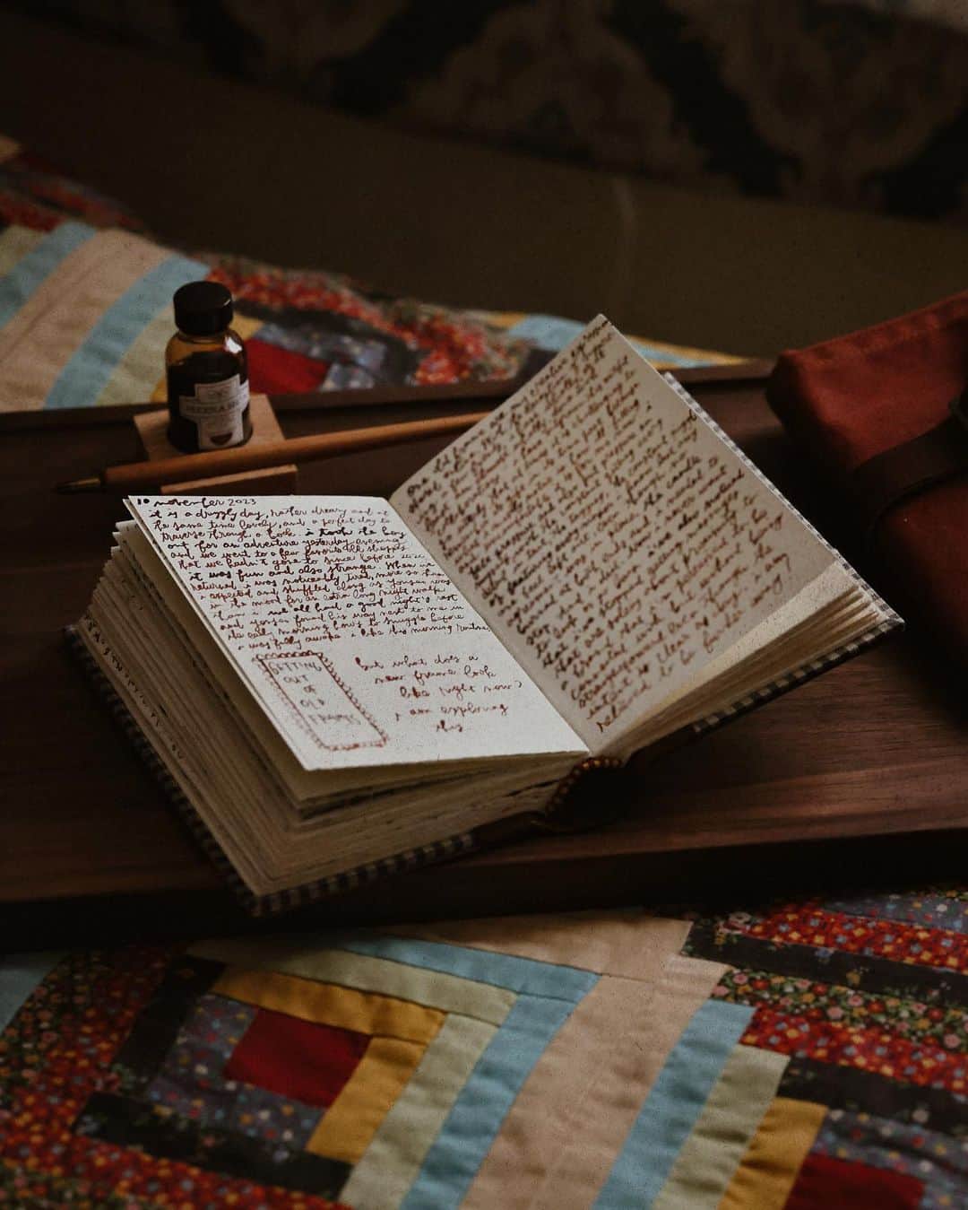 Catharine Mi-Sookさんのインスタグラム写真 - (Catharine Mi-SookInstagram)「Old frames to new frames. Something that I have been exploring for awhile. For now, I am musing in rainy day patterings and nearing the last pages of a beloved tome. I still prefer dip pens as I like their peculiarity and uneven wonk. Kind of like coloring outside the lines. I hope today brings you something lovely.」11月11日 5時02分 - catharinemisook