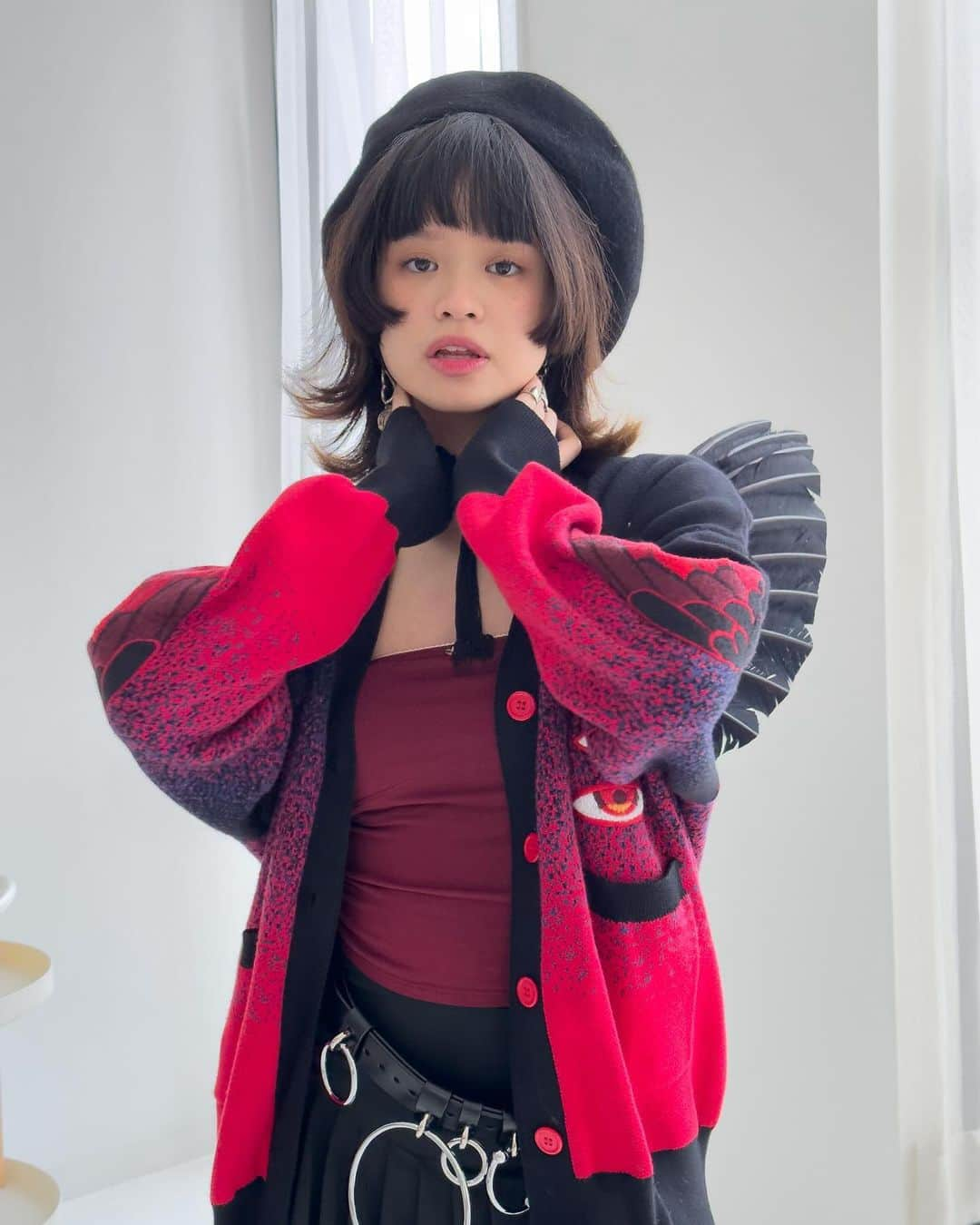 meyocoのインスタグラム：「Demon cardigan might be making a comeback around January! 😈👁️ modeled by @vicky.angkasa」