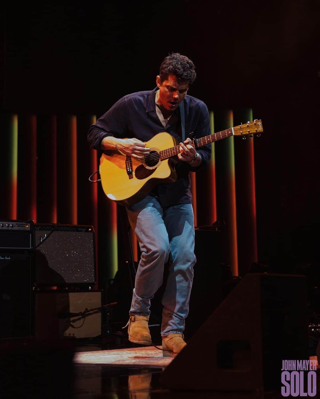 ジョン・メイヤーのインスタグラム：「San Francisco, CA - an awesome night of taking chances, getting sign requests so deep they weren’t even my songs, and “Gravity” on a double-neck acoustic guitar. The final show of the US solo tour goes down tonight in LA!」