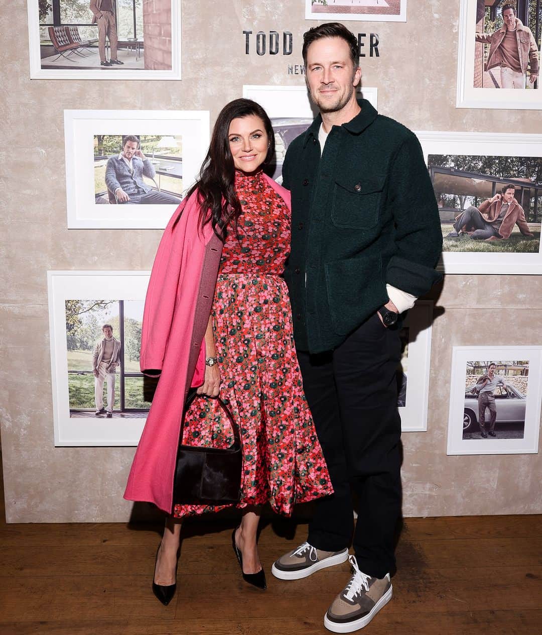 ティファニー・ティーセンのインスタグラム：「Last night… Mom & Dad went out 🩷」