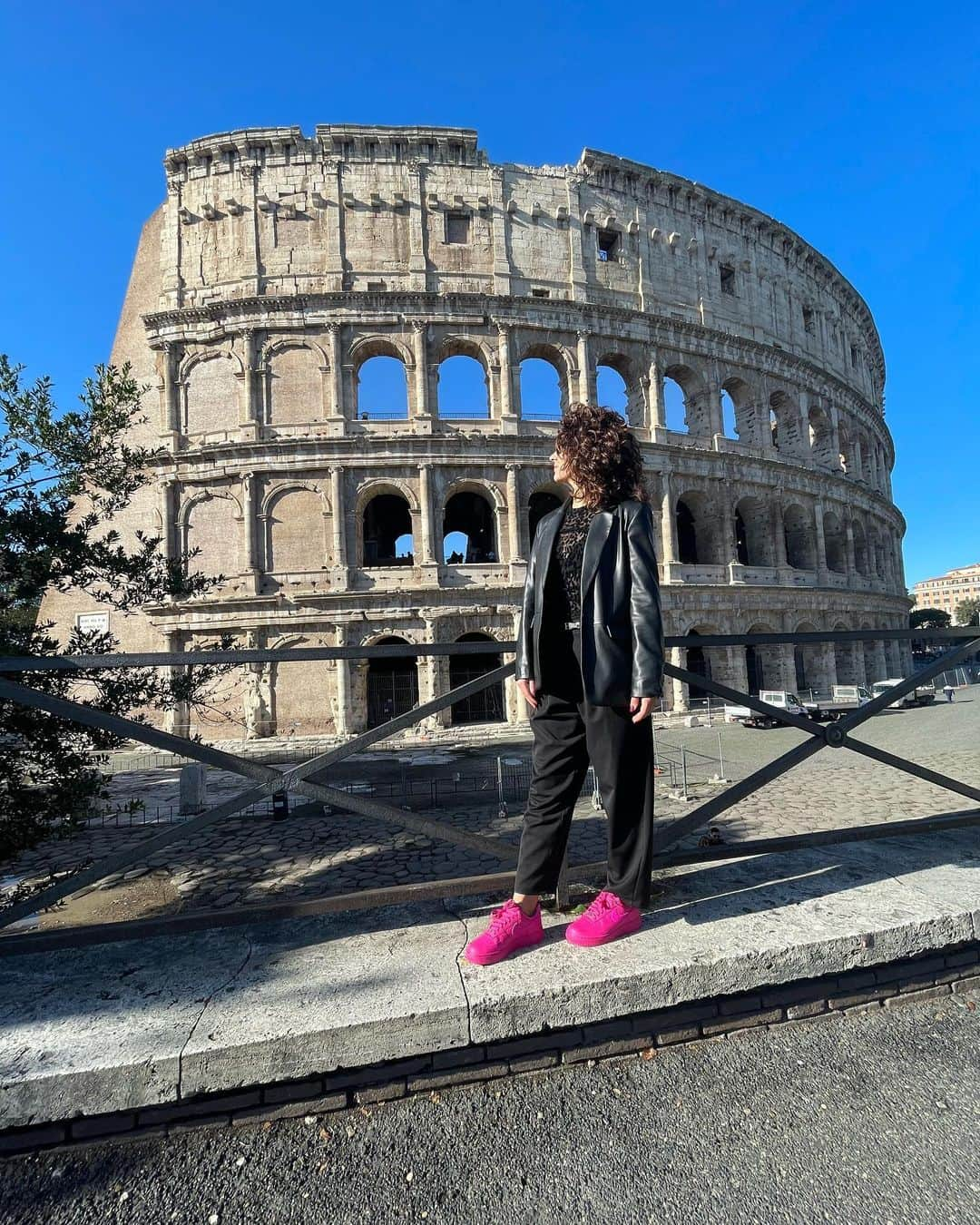 ロベルタ・ロデギエーロさんのインスタグラム写真 - (ロベルタ・ロデギエーロInstagram)「𝓡𝓸𝓶𝓪🇮🇹❤️」11月11日 5時49分 - robyrode