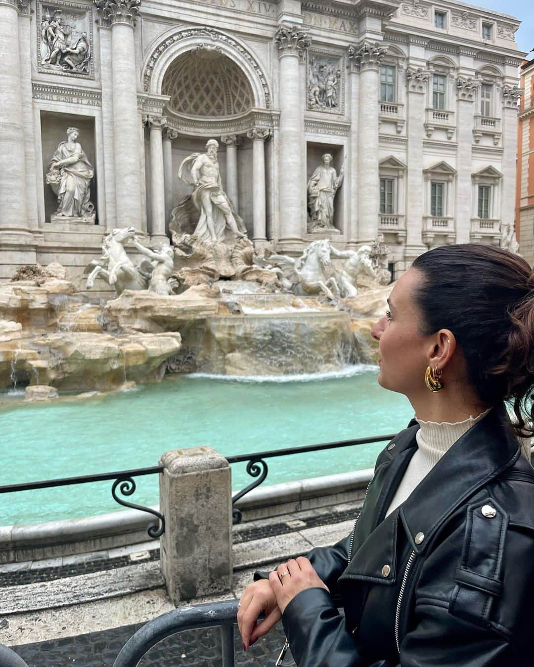 ロベルタ・ロデギエーロさんのインスタグラム写真 (ロベルタ・ロデギエーロInstagram)「𝓡𝓸𝓶𝓪🇮🇹 ️」11月11日 5時49分