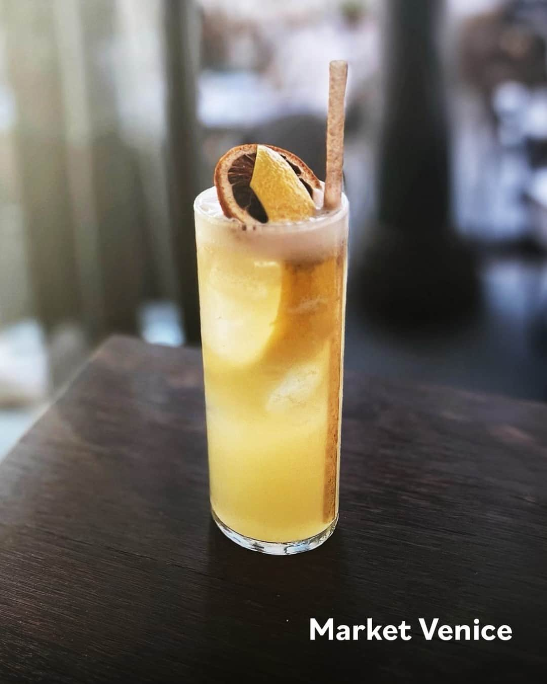 Eater LAさんのインスタグラム写真 - (Eater LAInstagram)「When it comes to Golden Hour, that window before the sun sets and the sky turns a golden hue, only a few bars and restaurants across the city are pouring specialty cocktails to savor the moment.   The Chivas Gold Rush, made with Chivas XV 15-year-old whisky, lemon juice, and honey, is a drink that evokes the feeling of Golden Hour. Take a sip, unplug from the day’s hustle, and connect with the people in front of you.   Regardless of the time of day, these bars and restaurants are serving the Gold Rush cocktail, or their own take on it. Tap the link in bio to see where in LA you can be transported to that blissful state of mind. @chivasregalusa #ad」11月11日 6時05分 - eater_la