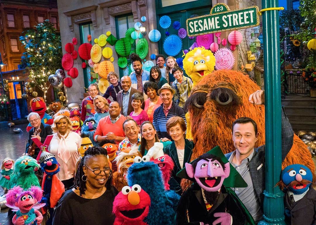 セサミストリートのインスタグラム：「54 years ago today, Sesame Street premiered to help children grow stronger, smarter and kinder. Thank you for being a part of what makes our street special! What's your favorite Sesame Street memory? #SesameStreetDay」
