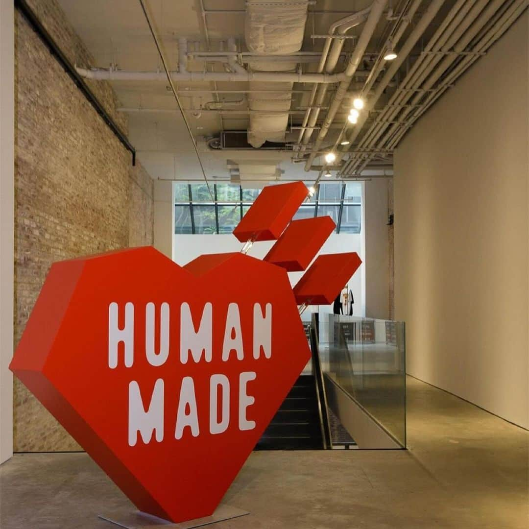 KAWSONEさんのインスタグラム写真 - (KAWSONEInstagram)「Friday visit… #KAWS @nigo @humanmade   HUMAN MADE New York Pop-Up Store opens tomorrow.  60 White Street, NY November 11-12th, 2023 10:00-19:00  #HumanMade #NIGO」11月11日 6時53分 - kaws