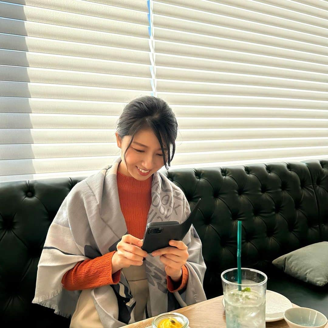 太田英里さんのインスタグラム写真 - (太田英里Instagram)「久々に食べた フレンチはとっても美味しかった🇫🇷 実は大学時代はフランス語を学んでました。 いつか活かせるといいなあ😌  tops：grove skirt：cocodeal stole：Cartier  #名古屋 #マリオット #マリオットアソシアホテル名古屋 #marriott #nagoya #lebeurrenoisette #jrセントラルタワーズ #restaurant #フレンチ #名古屋カフェ #コーデ #秋コーデ #cartier #grove #cocodeal #fasion #ノーマルカメラ」11月11日 16時43分 - eririiin56