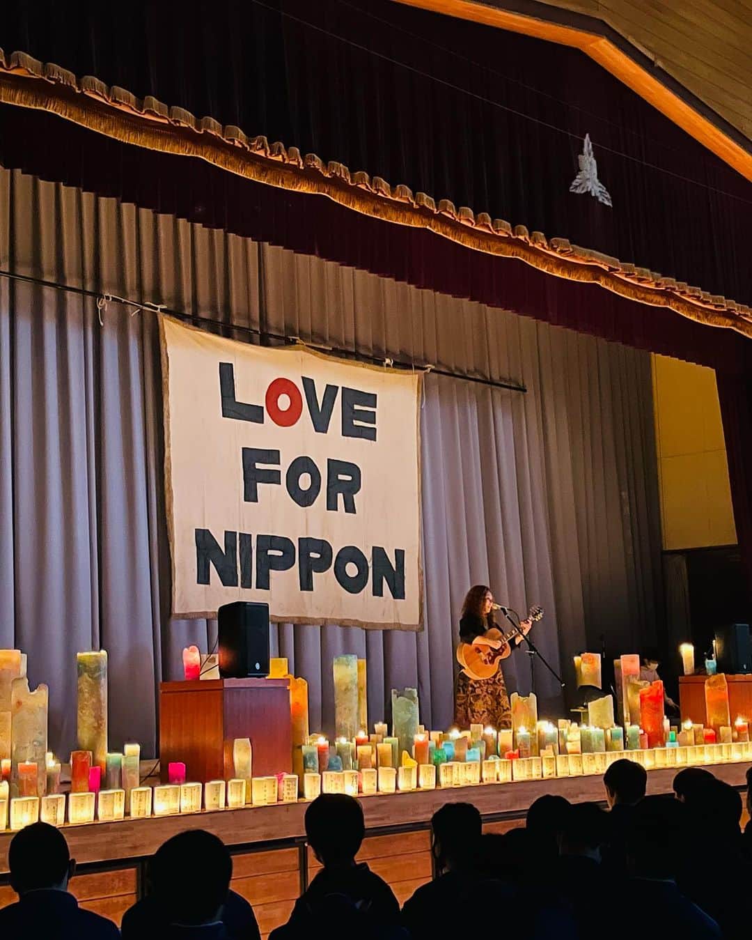CANDLE JUNEさんのインスタグラム写真 - (CANDLE JUNEInstagram)「11/11の月命日は福島市第四中学校で開催しました。積極的で明るい子供達と１日過ごしました。 協力してくださったみなさんありがとうございました。  #第四中学校  #福島 #candle11th #月命日」11月11日 16時42分 - candle_june