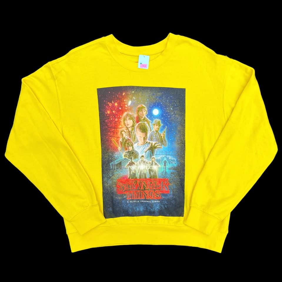 おもちゃやSPIRALのインスタグラム：「Strangerthings sweat 入荷しました⭐️⭐️⭐️⭐️  men'sのL sizeになります🍪」
