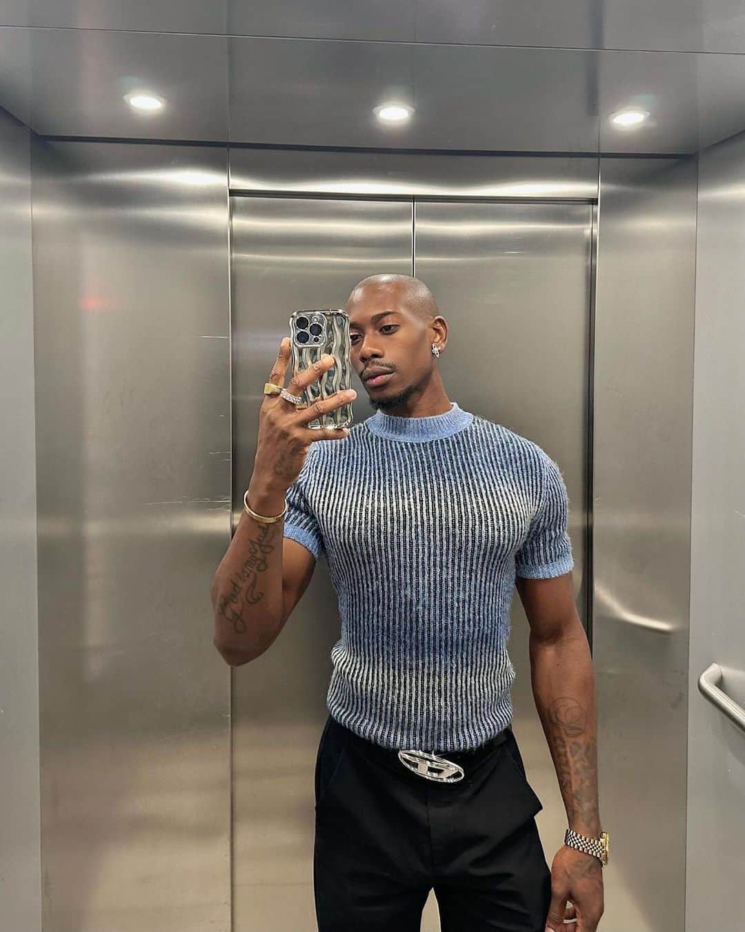 トップマンさんのインスタグラム写真 - (トップマンInstagram)「Elevated.  @parris.ldn wears knitted ombre rib t-shirt [119334457]」11月11日 20時00分 - topman