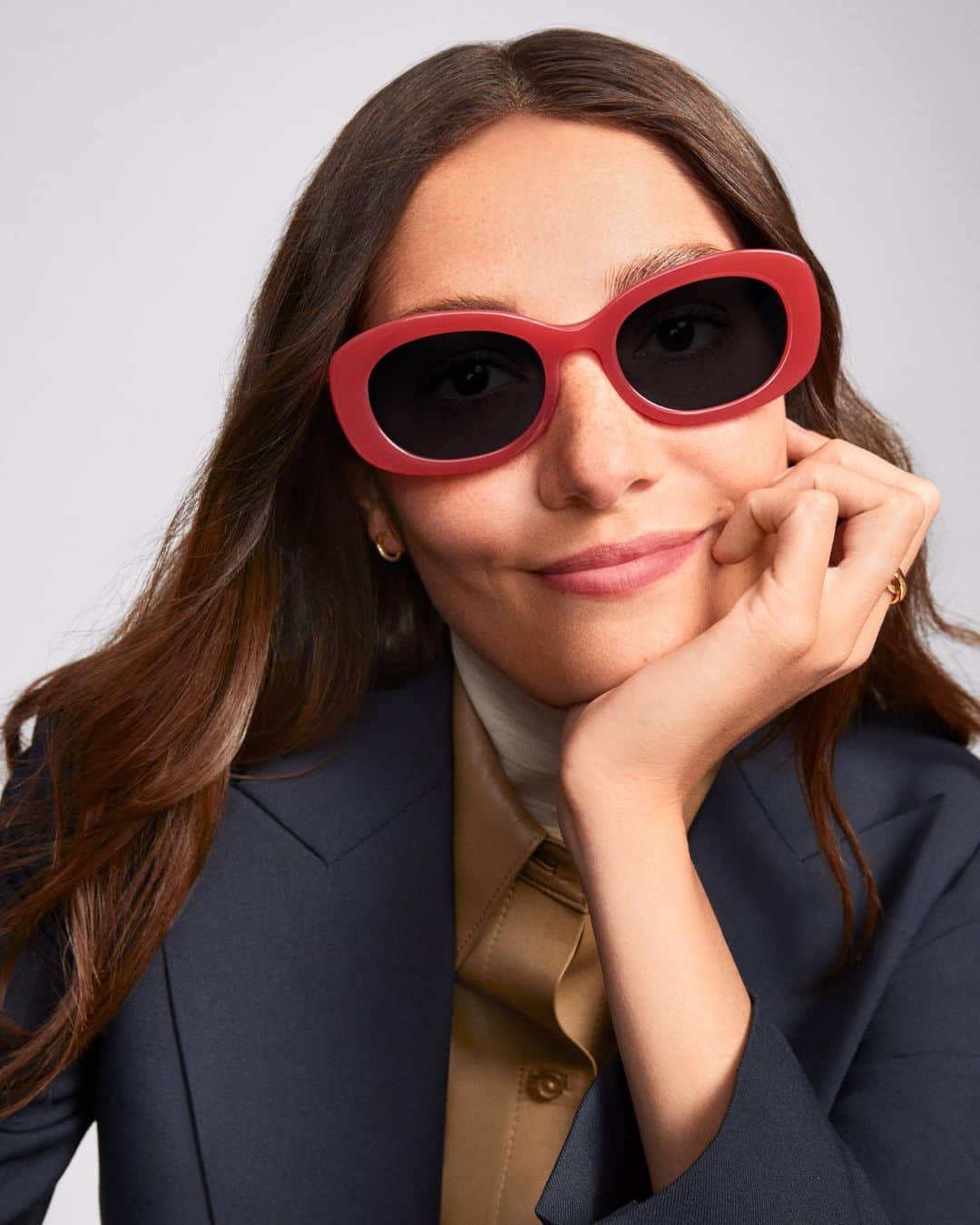 Warby Parkerさんのインスタグラム写真 - (Warby ParkerInstagram)「These frames are slightly sweet, a tiny bit tart, and overall fruity. Carmel’s anticipated colorful return is finally here in a delicious new hue, Strawberry Rhubarb 🍓🥧」11月11日 8時55分 - warbyparker