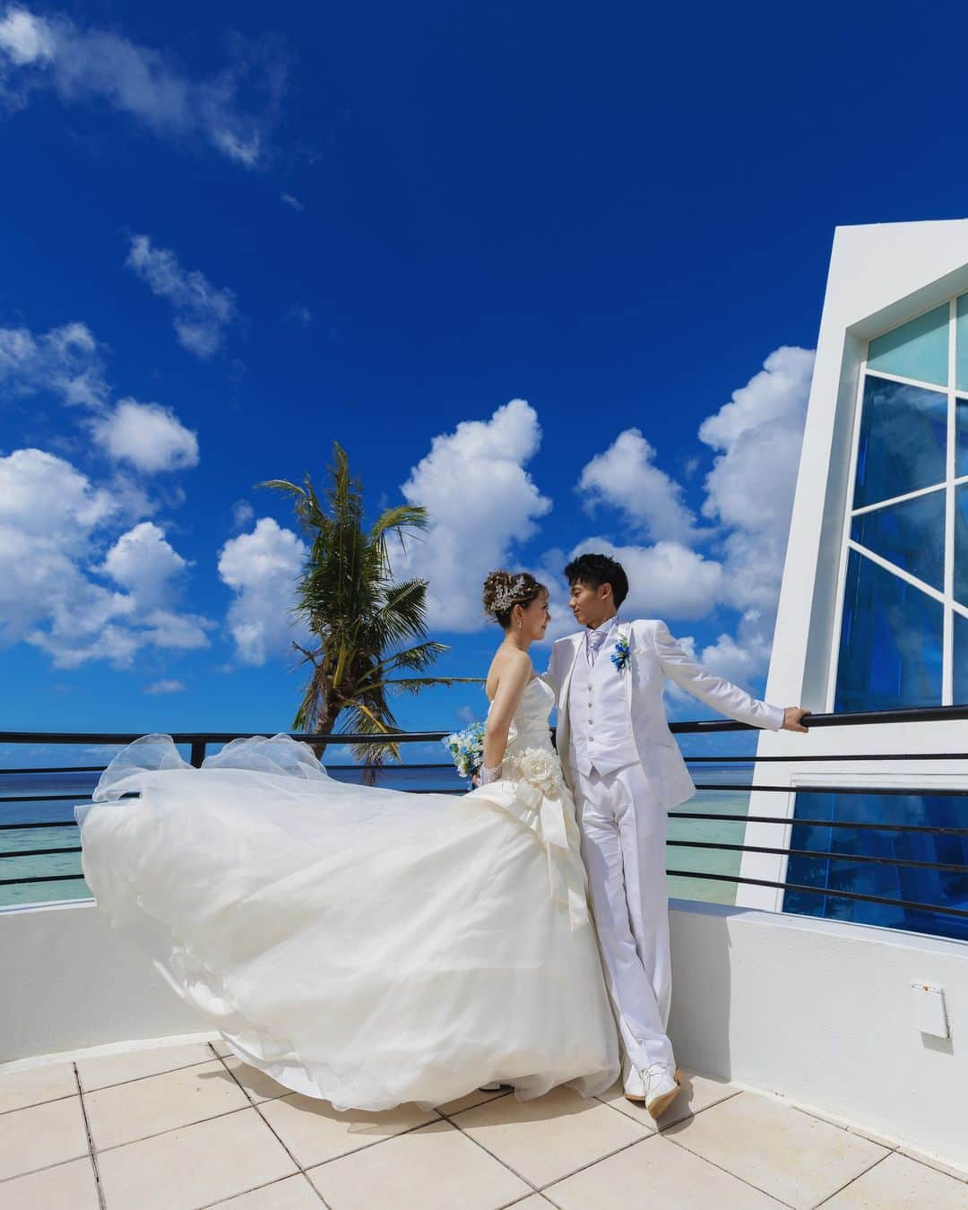 Watabe Weddingさんのインスタグラム写真 - (Watabe WeddingInstagram)「Cheers to the happy couple. Congratulations!  Photo : Patrick Camacho Hair & Make up : Aika  #guam #blueaster #wedding #beach #weddingphotography #resortwedding #instapic #instagram #watabewedding #guamwedding #nofilter #picoftheday #love #2023 #2024 #2023bride #blueaster #congratulations  #2023秋婚 #ワタベウェディング #グアムウェディング #リゾートウェディング #海外挙式 #ウェディングアイテム #ウエディング #ウエディングドレス #プレ花嫁準備 #ウェディングヘア #おしゃれ花嫁 #ブルーアステール」11月11日 9時16分 - watabeguam