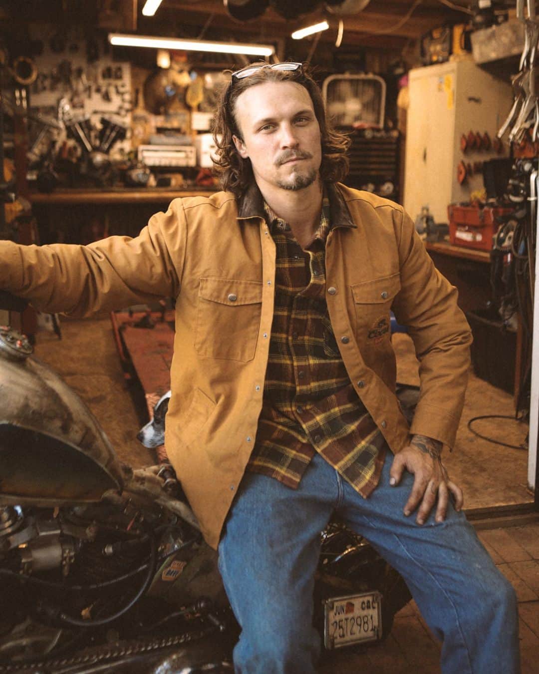 ブリクストンのインスタグラム：「Layer our Coors 150 flannel with our Durham-lined jacket.」