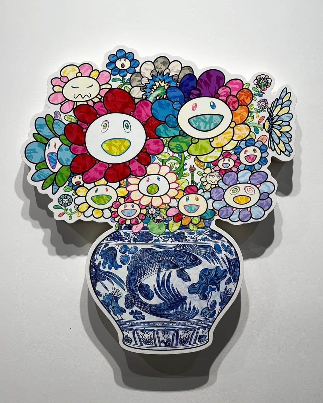 村上隆さんのインスタグラム写真 - (村上隆Instagram)「I have a show @perrotin Shanghai started 2 days ago. Please watch my new mood. 🙇‍♂️🙇‍♂️🙇‍♂️  TAKASHI MURAKAMI STILL LIFES WITH FLOWERS NOVEMBER 8, 2023 - DECEMBER 23, 2023  PERROTIN SHANGHAI 3/F, 27 HUQIU ROAD, HUANGPU DISTRICT  photo: @chiaki_kasahara_」11月11日 9時28分 - takashipom