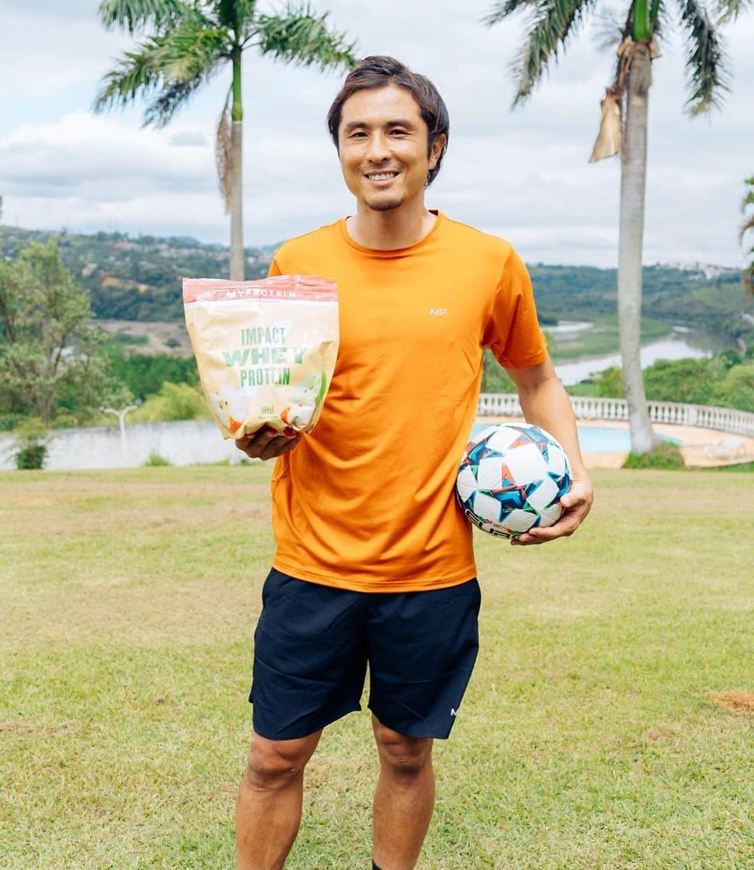 那須大亮さんのインスタグラム写真 - (那須大亮Instagram)「ブラジル挑戦🇧🇷  毎日の練習と試合のリズム⚽️ ハイパフォーマンスのためコンディション維持は必須‼️  日々の身体のコンディション整えます✨  https://prf.hn/l/xnP88jP  #PR  #マイプロテイン  #筋トレ #マイプロアンバサダー"」11月11日 9時33分 - nasudaisuke_official