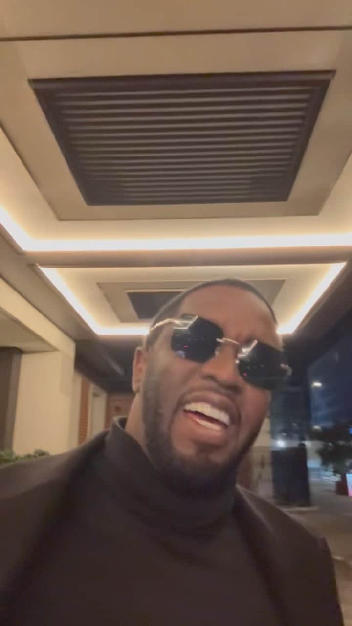 ディディのインスタグラム：「It’s not a me thing! It’s a WE thing!!!  The Love Album : Off The Grid  Thank you to the @recordingacademy! Thank you to all involved and everyone who listened to the album! Love and appreciate y’all!! God is the greatest!! #Grammys  @therealmaryjblige @theweeknd @justinbieber @jazminesullivan @hermusicofficial @summerwalker @babyface @johnlegend @mskellyprice @teyanataylor @frenchmontana @cocojones @myfabolouslife @thekingdream @bustarhymes @dawnrichard @therealkalenna @tydollasign @jacquees @kehlani @21savage @swaelee @burnaboygram @jeremih @kcihailey @jozzy @novawav @officialjdilla @kalan.frfr @iamkinglos  @amnija_ @officialherbalpert @jamesfauntleroyii @roarkbailey @londonondatrack @aaronwlindsey @slimwav @fedevind @philthekeys @iammariowinans @hitmansteviej_1 @lilrodmadeit @ehudsonmusic @bongobytheway @deforrest.taylor @daheala @therealmikedean @robknox_ @keywane @dmile85 @ghostkiddaproducer @nineteen85_ @zacbrunson @dontaewinslow @timbaland @infamous @iamstacybarthe @ericbellinger @rance1500 @stereotypestv @chazjacksonmusic @dylanyousob @kingbnjmn @tariqbeats @ozmusiqe @kountkoal @aaronxparis @remeywilliams @ehudsonmusic @james_royo_ @lilcobaine @peterleejohnson @nuzzoworld @austinbrown @brianlondon @tommyparker80s @mickschultz @theycallmecamper @goodmorningestrada @colin_m_leonard @iammattyrich  @tonymaseratiofficial @fabefocused @mrfurbzz @keepitz3n」