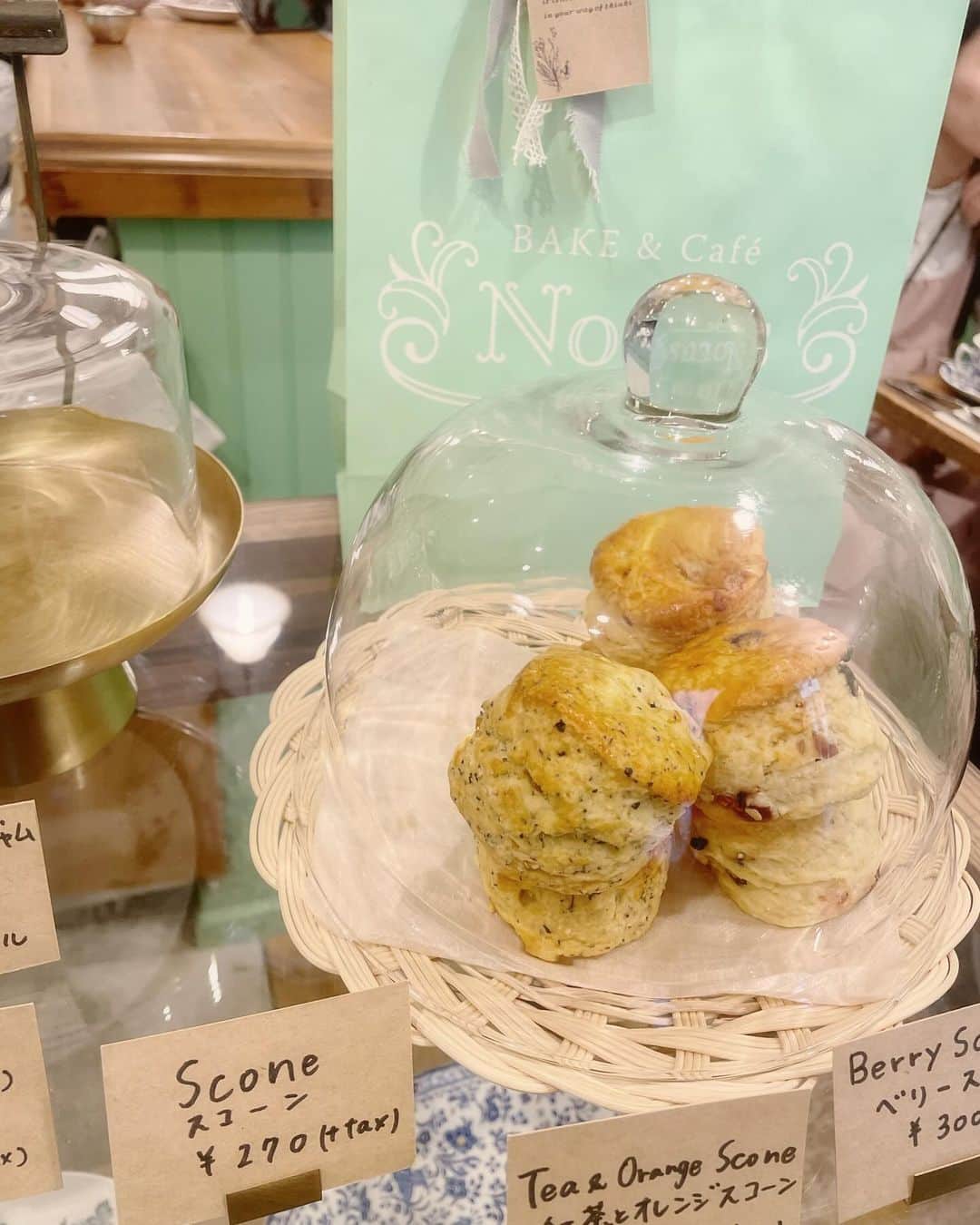 愛野えりのインスタグラム：「最近食べた 美味しいスコーン🍪とケーキたち.. 🍰🍽️」