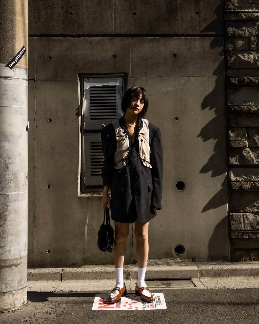 のインスタグラム：「Name: 小林未来⁠ Age: 23⁠ Occupation: 美容師⁠ ⁠ Jacket #DIOR⁠ Bag #vintage⁠ Shoes #SYUHOMMEFEMM⁠ ⁠ Photo by @shogomorishita⁠ ⁠ #スナップ_fs #fashionsnap #fashionsnap_women」