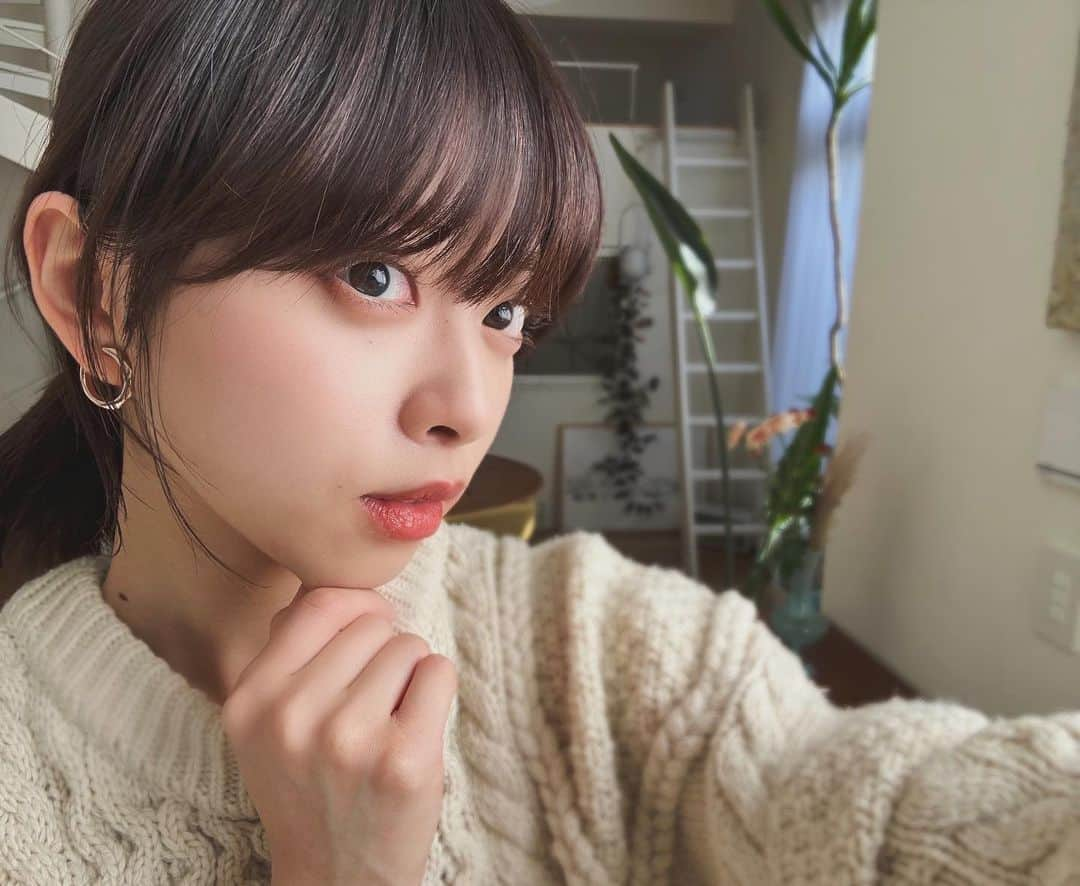 伊藤寧々のインスタグラム：「ㅤㅤㅤㅤㅤㅤㅤㅤㅤㅤㅤㅤㅤ やっとニットの季節来た感じする☃️🧶 嬉しい！ みんなも風邪ひかないように体を大切にしてね◎  #clane #寧々私服」