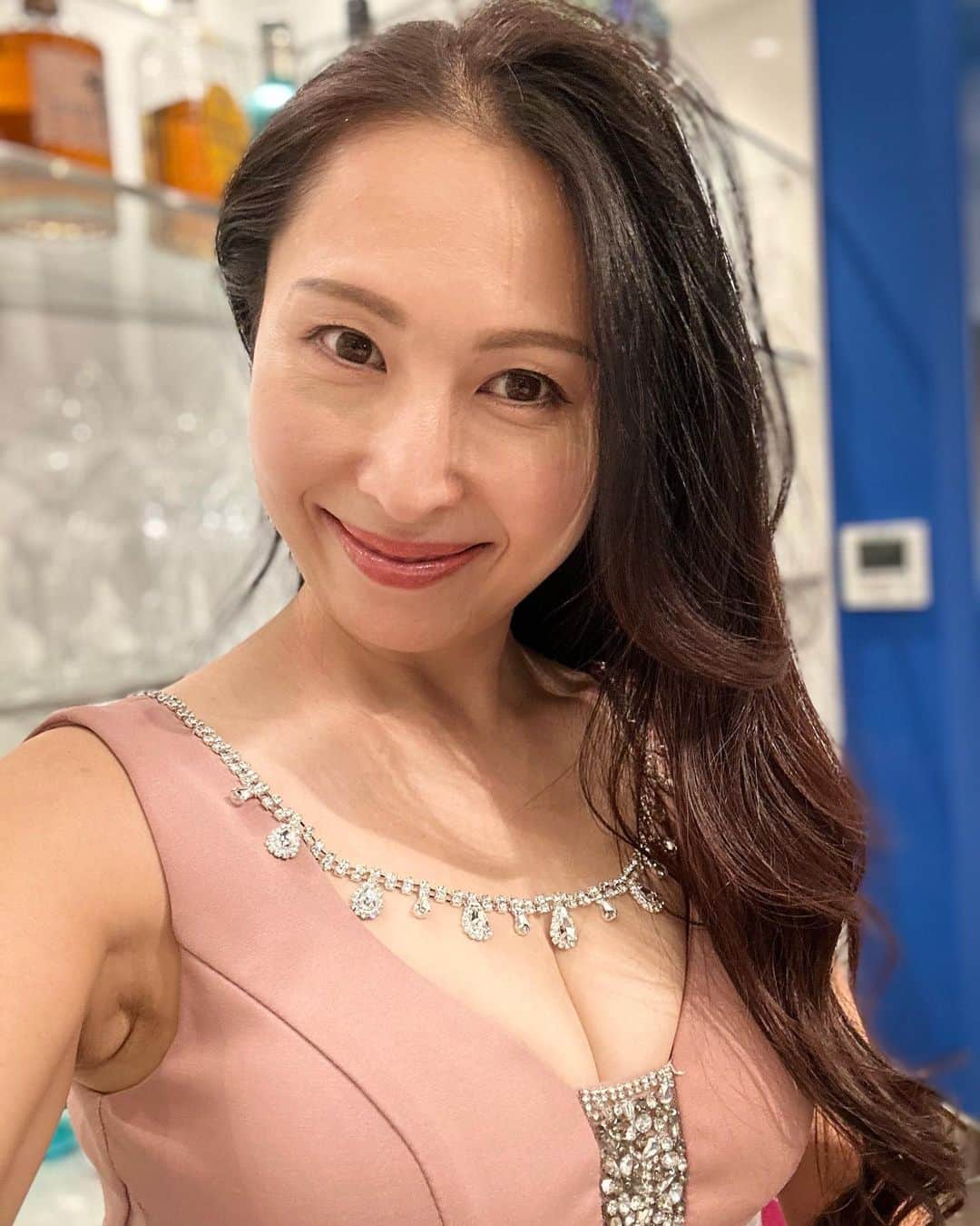 佐田茉莉子さんのインスタグラム写真 - (佐田茉莉子Instagram)「おはようございます💕 昨日は台湾からサタマリファミリーが会いに来てくれた〜🤗 いつも『今日もがんばろ！』っていうエネルギーになると言ってもらえて本当嬉しいよ〜💖 離れていても私たち繋がっているね🌈  #佐田茉莉子 #サタマリ #熟女」11月11日 10時14分 - mariko_sata