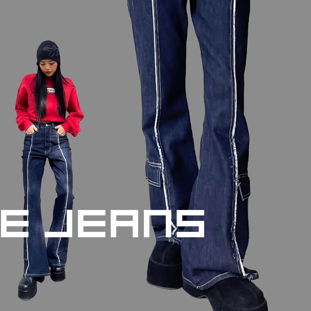 EMODA_LOOK BOOKのインスタグラム：「November PICK DENIM  ・UNDER POCKET FLARE JEANS ¥12,980(tax in) color indigo black iceblue size S,M  トレンド感のあるアウトポケットを足元に施し、断ち切りのセンターラインが目を引く新型フレアデニム。  微ストレッチの生地を使用しストレスフリーで つい脚を通してしまう履き心地。  あえて足元にデザインを施す事で着丈の長い季節感のあるスタイリングの アクセントに。縦ラインを強調したフレアシルエットで 脚長効果にも特化した存在感のある秋冬デニムを提案。  #EMODA_JEANS #JEANS #DENIM #フレアデニム」