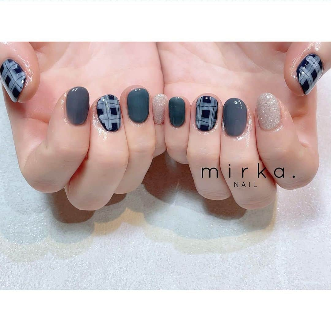 mirka. NAIL(ミルカネイル)さんのインスタグラム写真 - (mirka. NAIL(ミルカネイル)Instagram)「⁡ ⁡ ⁡ ゆるチェック 𓃥 ⁡ ⁡ ⁡ ⁡ …………………………………………………………… ⁡ ご予約、お問い合わせは LINE ID⇒ @mirka.nail (@含む)まで。 ⁡ ご新規様はハイライトの「ご案内」と「ご予約方法」を必ずお読みいただいてからご予約くださいますようお願いいたします。 空き状況や詳細はLINEの投稿からご確認ください。 ⁡ ⁡ ⁡ ⁡ #mirkanail#nails#nail#nailart#naildesign #ショートネイル#ネイルアート#ネイルデザイン#ネイル#大人ネイル#シンプルネイル#オフィスネイル#ニュアンスネイル#ナチュラルネイル#カジュアルネイル#ショートネイルデザイン#美甲#秋ネイル#秋ネイル2023 #プライベートサロン#プライベートネイルサロン#東京ネイルサロン#東京ネイル#江東区ネイルサロン#森下#清澄白河 ⁡」11月11日 10時31分 - mirka.nail