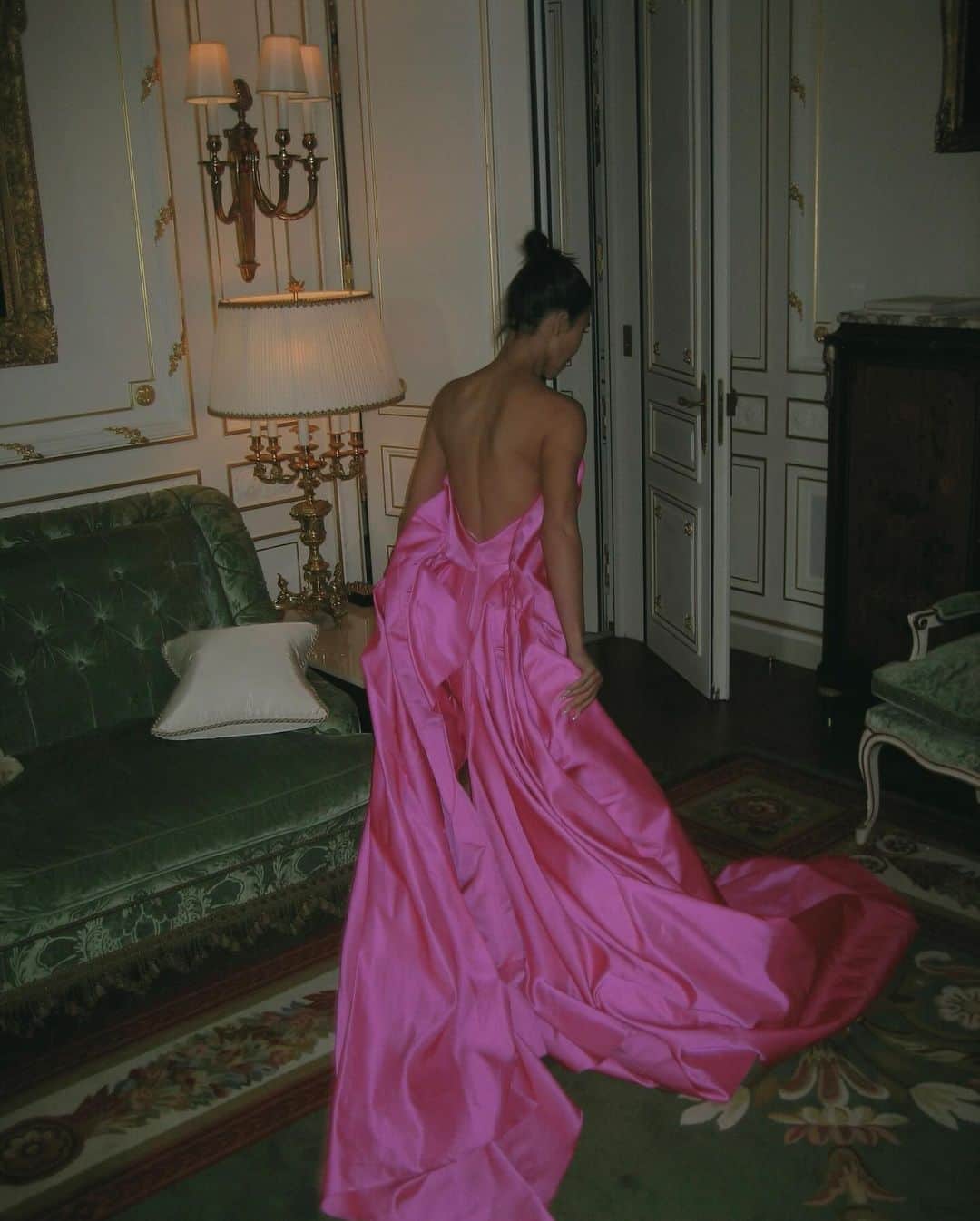キム・カーダシアンさんのインスタグラム写真 - (キム・カーダシアンInstagram)「Paris Princess Diaries」11月11日 10時32分 - kimkardashian