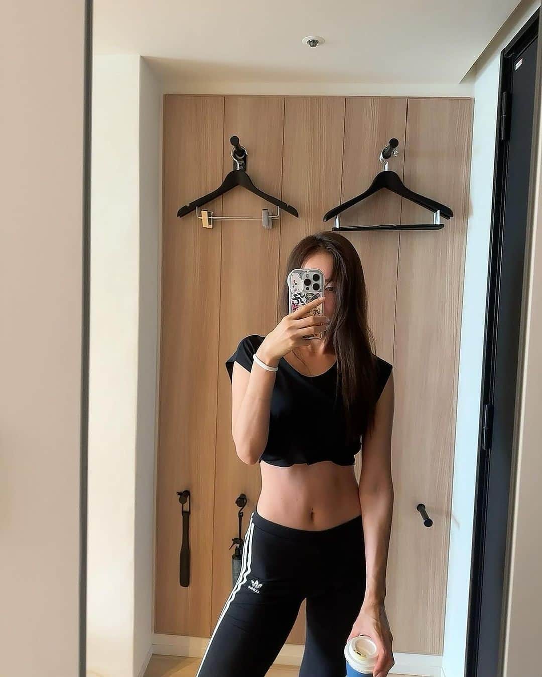 中北成美のインスタグラム：「.  和歌山と三重の県境を ランニング👟  海の透明度が凄い～🥺✨」