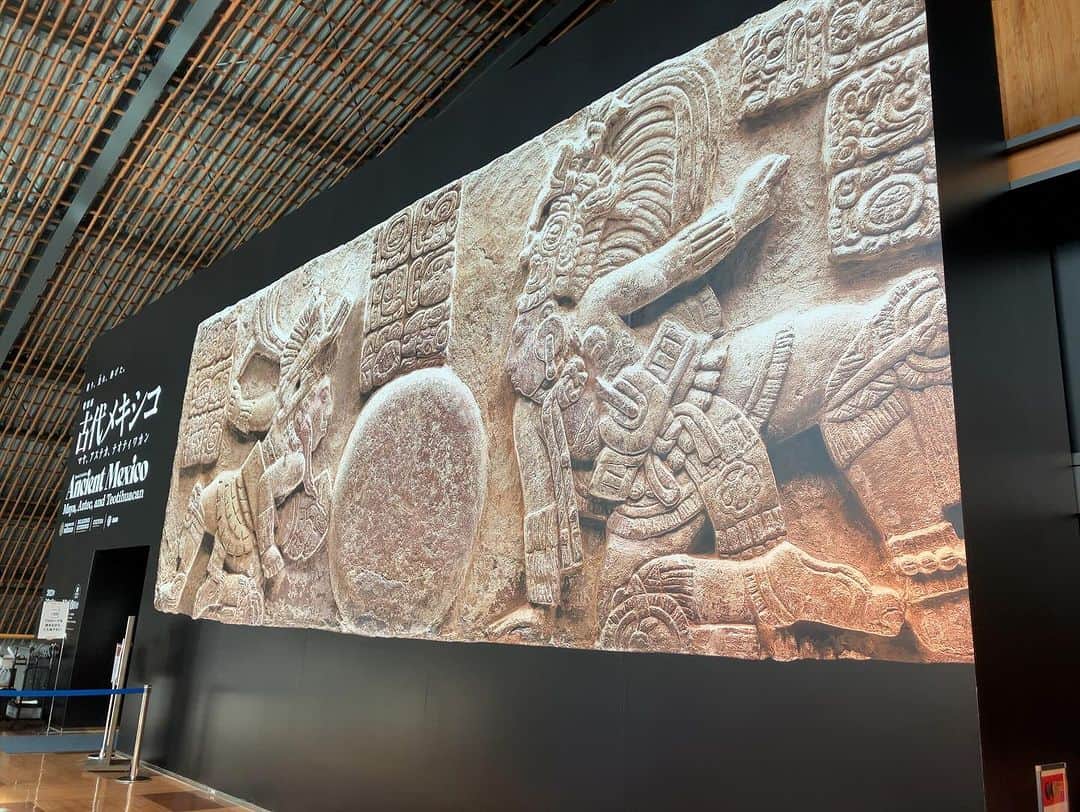 のインスタグラム：「総務部人財開発課の独り言　566  前から行きたかった古代メキシコ展へ👀  週末混雑するらしいので、開館9時半にチケット購入🎫  全作品撮影オッケーでした🆗  いや〜☺️一つ一つが奥深く凄いです‼️  そして展示数多く、若干入場タイミング調整してます。  お近くにお越しの際は是非🫠  #足場のダイワ #吊足場 #足場 #企業公式相互フォロー #九州国立公園博物館  #古代メキシコ展」