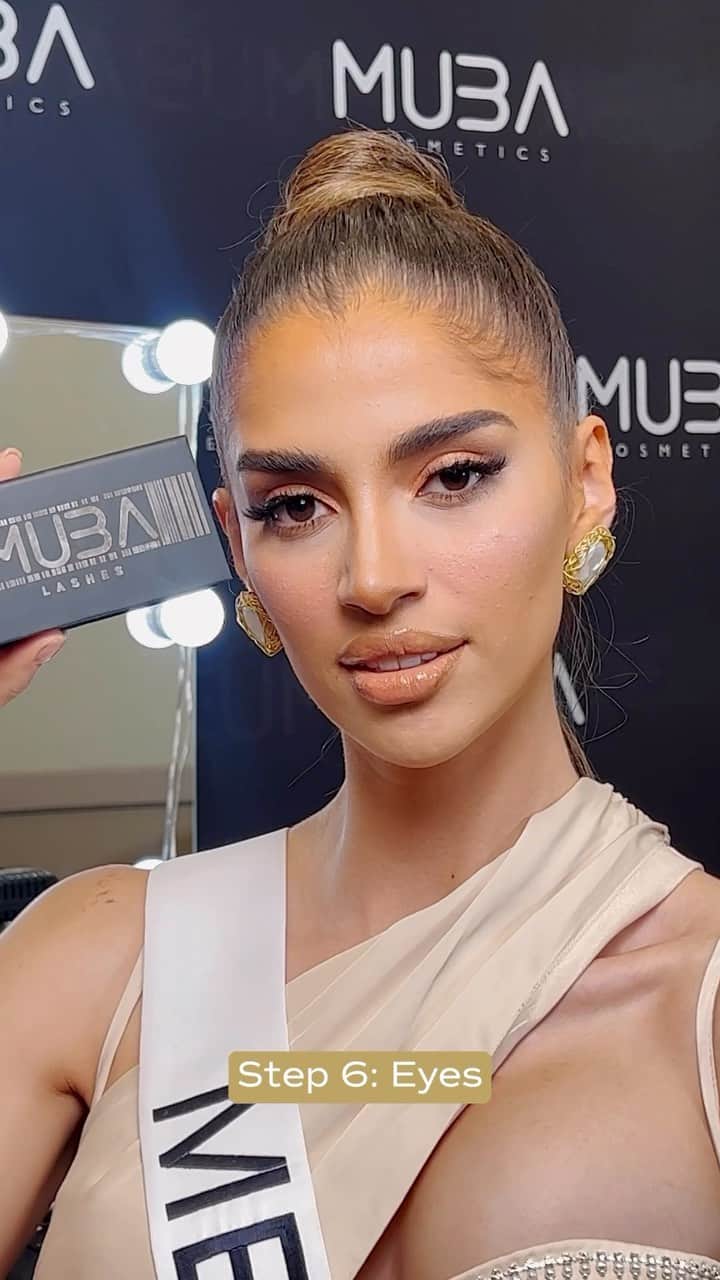 イリス・ミトゥネールのインスタグラム：「Makeup by Andres 💄  Want to achieve this look? Watch the video featuring @mubacosmetics and @AndresFelipeOfficial to find out how.   Head to MUBA to purchase the products seen here; Contour: Universal Contour palette Eyes: Duo Eyeshadow Palette  #72ndMissUniverse #MISSUNIVERSE #mubacosmetics」