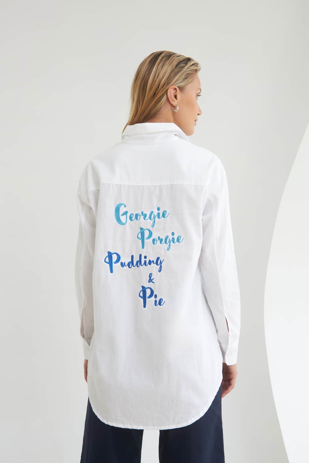 ステートオブジョージアのインスタグラム：「The Georgie Porgie Embroidered Shirt is a classic white shirt cut from a structured and soft 100%  cotton. It's slightly oversized and features fun embroidered details on the back for an elevated look.」
