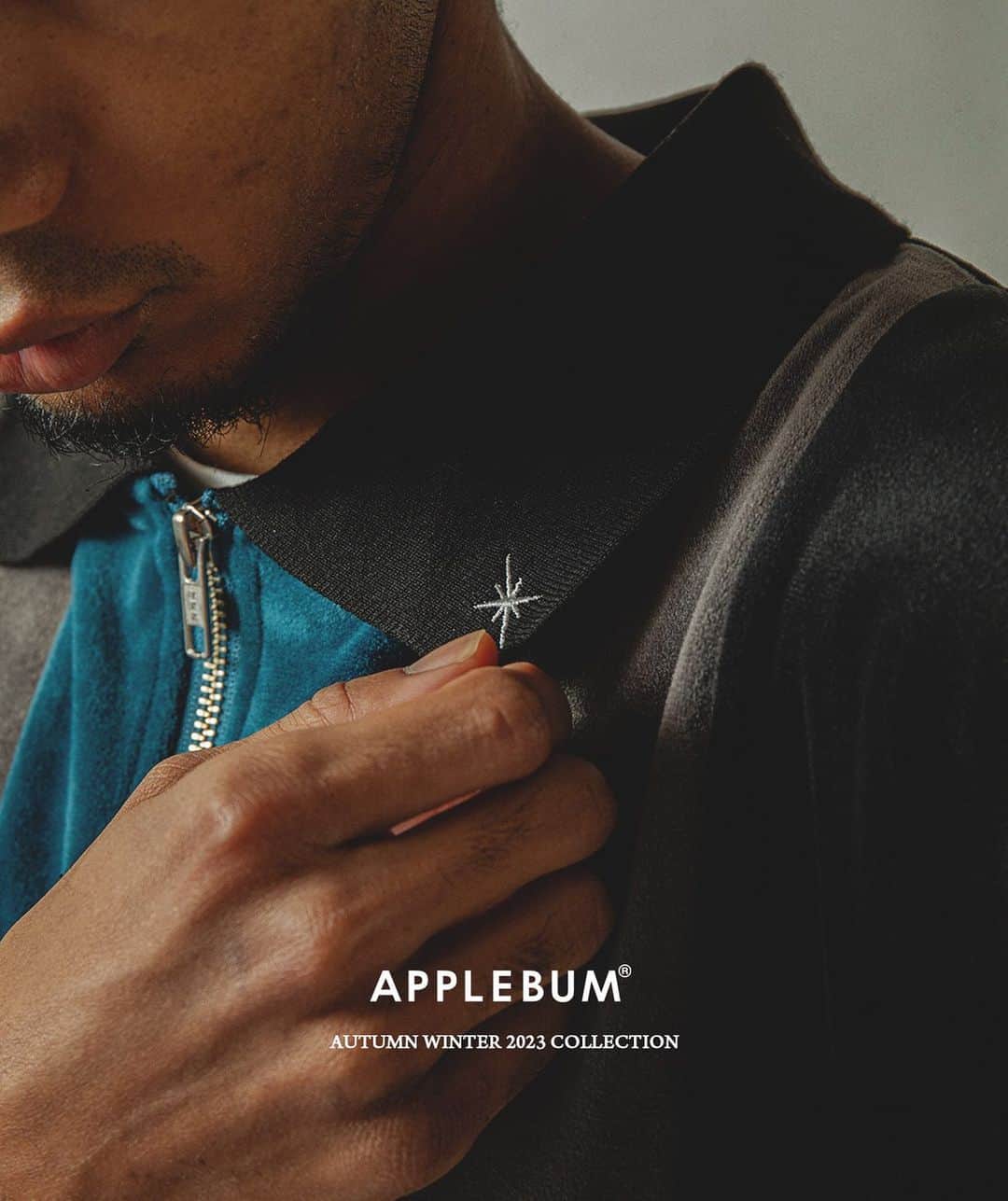 アップルバムのインスタグラム：「ユニークな生地の切り替えがスタイリングにアクセントをもたらすハーフジップカットソー。 柔らかく、伸縮性のあるベロア素材で着心地の良さは抜群です。 襟元にもワンポイントアクセントを施しました。  #applebum」