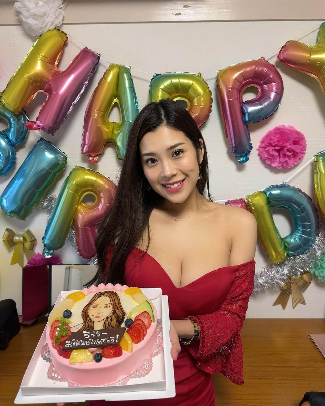 内田瑞穂のインスタグラム：「誕生日来店ありがとうございました💓沢山のお祝いの品、お言葉に胸がいっぱいです🙏✨」