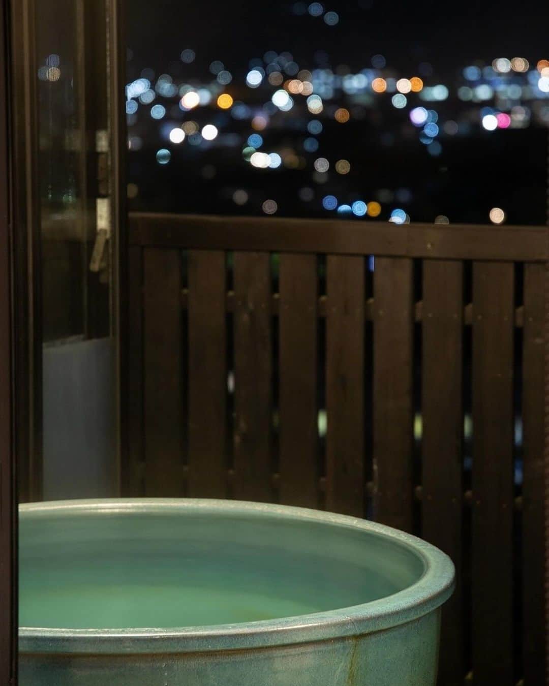 JAPAN TRIP 大人旅〜厳選の宿〜さんのインスタグラム写真 - (JAPAN TRIP 大人旅〜厳選の宿〜Instagram)「．@yufuin_kirara 由布院の高台に佇む、 絶景の由布岳を望む癒しの宿。  全ての客室から、 「豊後富士」と称される由布岳が一望できます。 眼下には美しい由布院盆地。 この贅沢な光景に誰もが魅了されます。  源泉100％掛け流しの 半露天風呂に浸かりながら、 雄大な由布岳を堪能できる温泉タイム。 日常の忙しさを忘れ、 心身ともにリラックスした時間をお過ごしください。 ​​ 地産地消にこだわる食事は、 大分産の黒毛和牛、湯布院の新鮮な野菜、 近海で水揚げされた海産物、 そして由布院盆地で育まれた美味しいお米。  地元大分の地酒と共に、 至福のひと時をお過ごしください。  ＝DATA＝＝＝＝＝＝＝＝＝＝＝＝＝＝＝＝＝ 📍由布岳一望の宿　美星 @yufuin_kirara  ■ 大分県由布市湯布院町川南字苗代田547-1 ■ 9室 ■ IN 15:00～／OUT 10:00  ■ 2名：43,800円～（夕朝食付） ※目安料金です。料金は施設に確認ください。 ＝＝＝＝＝＝＝＝＝＝＝＝＝＝＝＝＝＝＝＝＝  🔸温泉 🔸半露天風呂付客室 🔸源泉掛け流し 🔸貸切風呂 🔸子供不可 🔸ペット不可  ✈︎−−−−−−−−−−−−−−−−−−−−−−−−−−−−−✈︎ あなたなら、この宿に⭐️何個付けますか？ （最大3個まで） ✈︎−−−−−−−−−−−−−−−−−−−−−−−−−−−−−✈︎  #おすすめホテル #大分ホテル #大分旅行 #湯布院 #由布院 #源泉掛け流し#温泉旅館 #温泉旅行  #大人旅jp #大人旅 #大人旅の宿 #国内旅行 #家族旅行 #ご褒美旅行 #贅沢旅行 #記念日旅行 #japantrip #japantravel」11月11日 11時50分 - otonatabi_jpn
