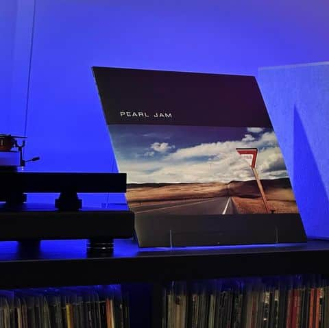 パール・ジャムのインスタグラム：「Yield LP. Which Pearl Jam vinyl is highest in your rotation?  📸: @denvermccord」