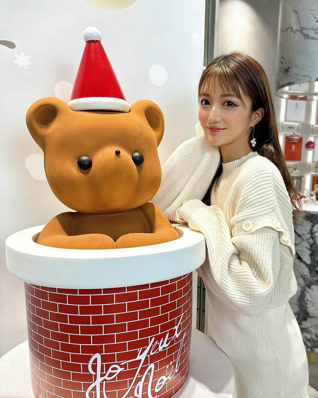 泉千尋さんのインスタグラム写真 - (泉千尋Instagram)「・  ルワンジュ東京の クリスマスケーキ🎄🎂🎅🩷 アフタヌーンティー🫖🎅🩷  @louange_tokyo  @louangetokyo_lemusee   かわいすぎた🧸🩷🩷🩷  こんなケーキもらえたら めっちゃ嬉しい🥺  誰かにプレゼントもしたいっ🧸♡  こんなにかわいいのに 味は間違いなく美味なのです🎀🫶  ・ ・ ・  #ルワンジュ東京 #ルワンジュ東京ルミュゼ #ルワンジュ#ケーキ#クリスマスケーキ#クリスマス#アフタヌーンティー#スイーツ#クリスマスケーキ予約 #クリスマスケーキ2023#2023クリスマスケーキ #xmas#xmascake#louangetokyo #クマ#くま#えくぼ#smile#モデル#くまケーキ#かわいい#🧸#🎂#かわいすぎる#きゅん#クリスマスプレゼント#Japan#sweets #cake#cakelovers」11月11日 12時12分 - izumi.chihiro76