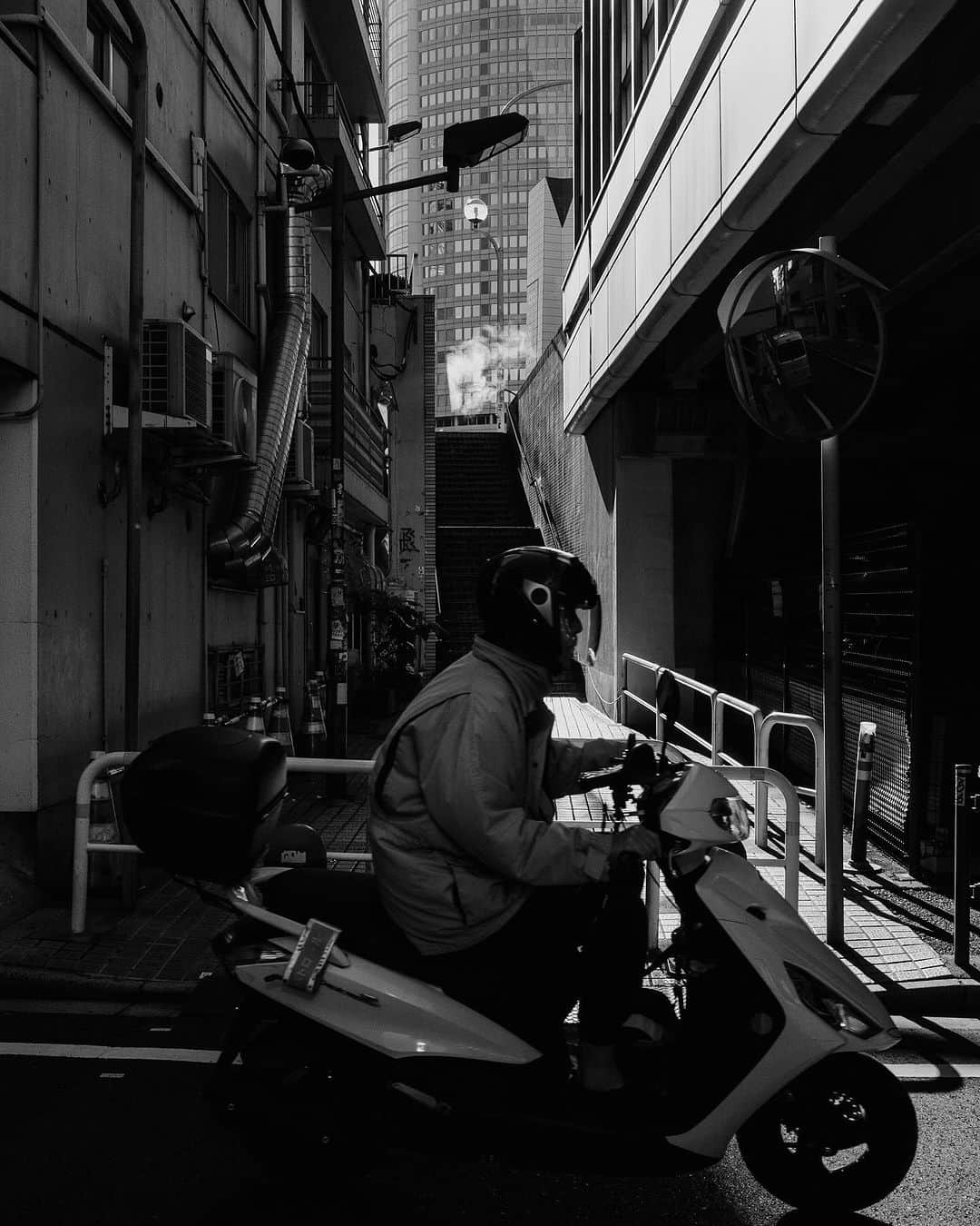 アレックス・シブタニさんのインスタグラム写真 - (アレックス・シブタニInstagram)「日本の光は違うんだ。」11月11日 12時07分 - alexshibutani
