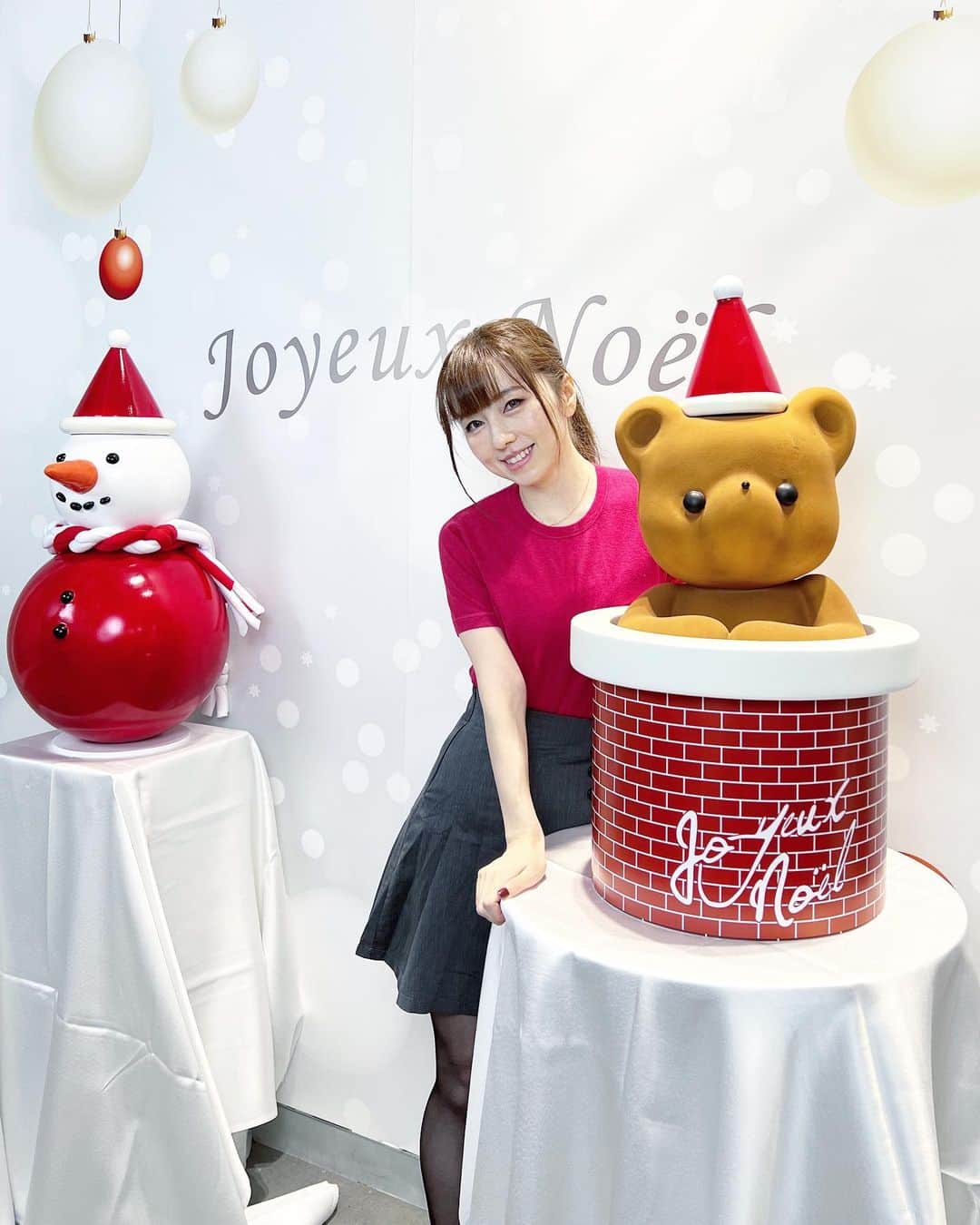 のインスタグラム：「🧸⛄️🌲🎅🏭  LOUANGE TOKYO  Happy Snow man Xmas collection 2023❤️❤️❤️ @louangetokyo_lemusee   今年もルワンジュのクリスマスケーキは激かわでした❤️❤️❤️ クリスマスアフタヌーンティーもいきたいなぁ🫖❤️  ・  #ルワンジュ東京ルミュゼ #クリスマスケーキ #クリスマスケーキ2023 #christmascake」