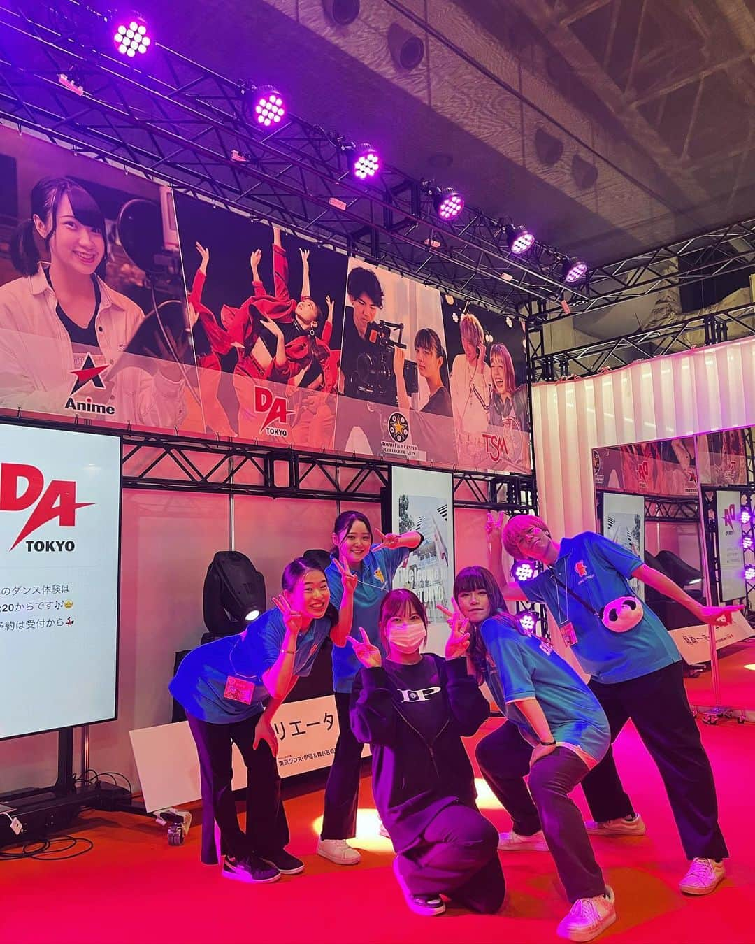 tsmshibuya_datokyoのインスタグラム：「JIKEI COM Game & e-Sports SHOW、2日目！  未来のコンテンツを担う学生達が産学連携という実践教育の場で作り上げた作品・パフォーマンスを今年も多数展示いたします。  また、本年より「JIKEI COM 若きクリエーター展」も設け、広範な分野から夢に向かい産学連携を通じて磨かれ、邁進する学生たちの作品、パフォーマンスも豊富に発表いたします。  日本全国の才能の原石達がその創造力を磨き、積み上げた成果を是非ご覧ください！  職業体験フェスタ同時開催中！  ——-  JIKEI COM Game & e-Sports SHOW 若きクリエーター展 2023   日程◆11月10日（金）11日（土） 場所◆幕張メッセ　国際展示場 展示ホール1 〒261-0023 千葉県千葉市美浜区中瀬２丁目１  #datokyo #俳優 #俳優志望 #ミュージカル #ミュージカル俳優 #声優 #声優志望 #ダンス #ダンサー #テーマパーク #テーマパークダンス #テーマパークダンサー #オープンキャンパス #ljk #高校生 #高3 #高３ #高2 #高２ #進路 #進路相談 #進路選択 #進路選び #進路ガイダンス #渋谷 #東京 #tokyo #shibuya #comゲームショウ #幕張メッセ」