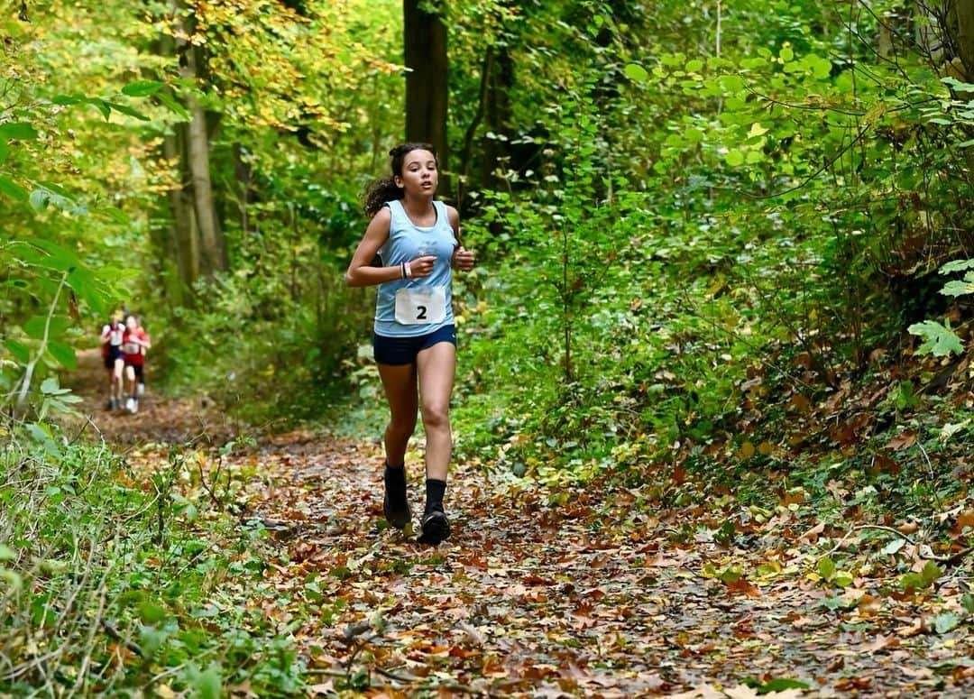 トム・ベリカさんのインスタグラム写真 - (トム・ベリカInstagram)「Proud papa got to go to Brussels to see my fierce competitor daughter run. #proudgirldad #brussels #crosscountryrunning」11月11日 18時00分 - tomverica