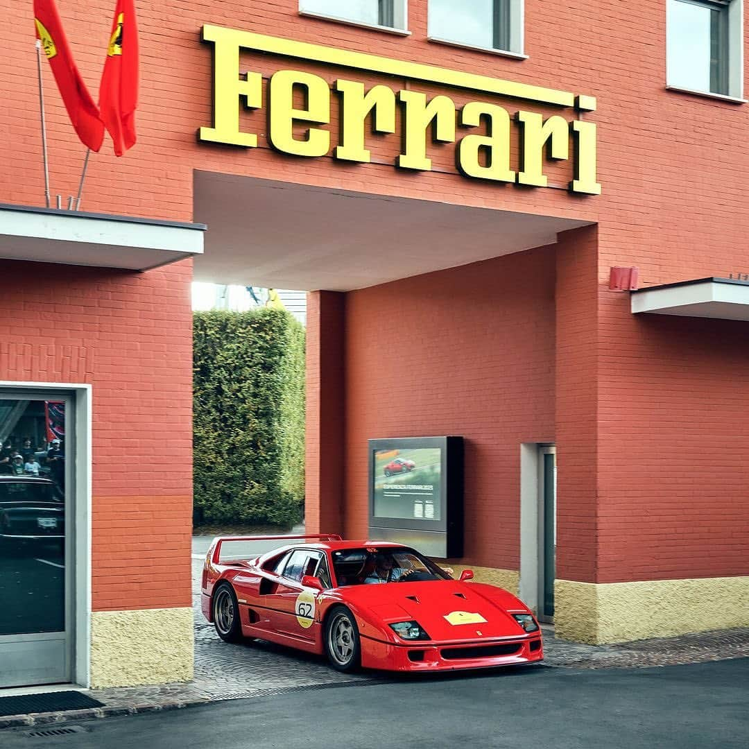 Ferrari APACのインスタグラム：「Piero Ferrari and his grandson Enzo took a trip down memory lane at the Ferrari Cavalcade Classiche. They both played significant roles, with Piero at the wheel of a #FerrariF50 and Enzo in a #FerrariF40.  Their bond is incredibly strong – not all family bonds are alike, as one like this gives way to a friendship built on common ground.  As we saw in the video, during the event they came across Ferrari's extended family, finding a sense of belonging that made them feel at home.  #FerrariMagazine #Ferrari #FerrariAPAC」